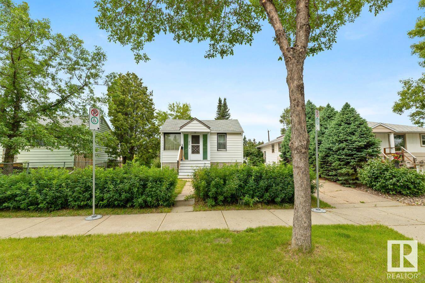 Edmonton, AB T5P 1R2,10616 150 ST NW