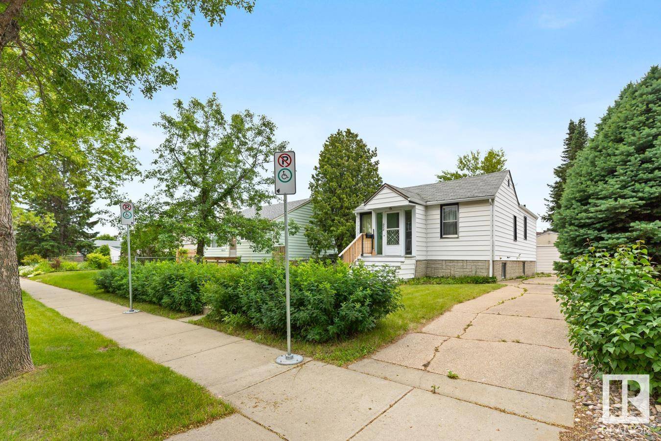 Edmonton, AB T5P 1R2,10616 150 ST NW