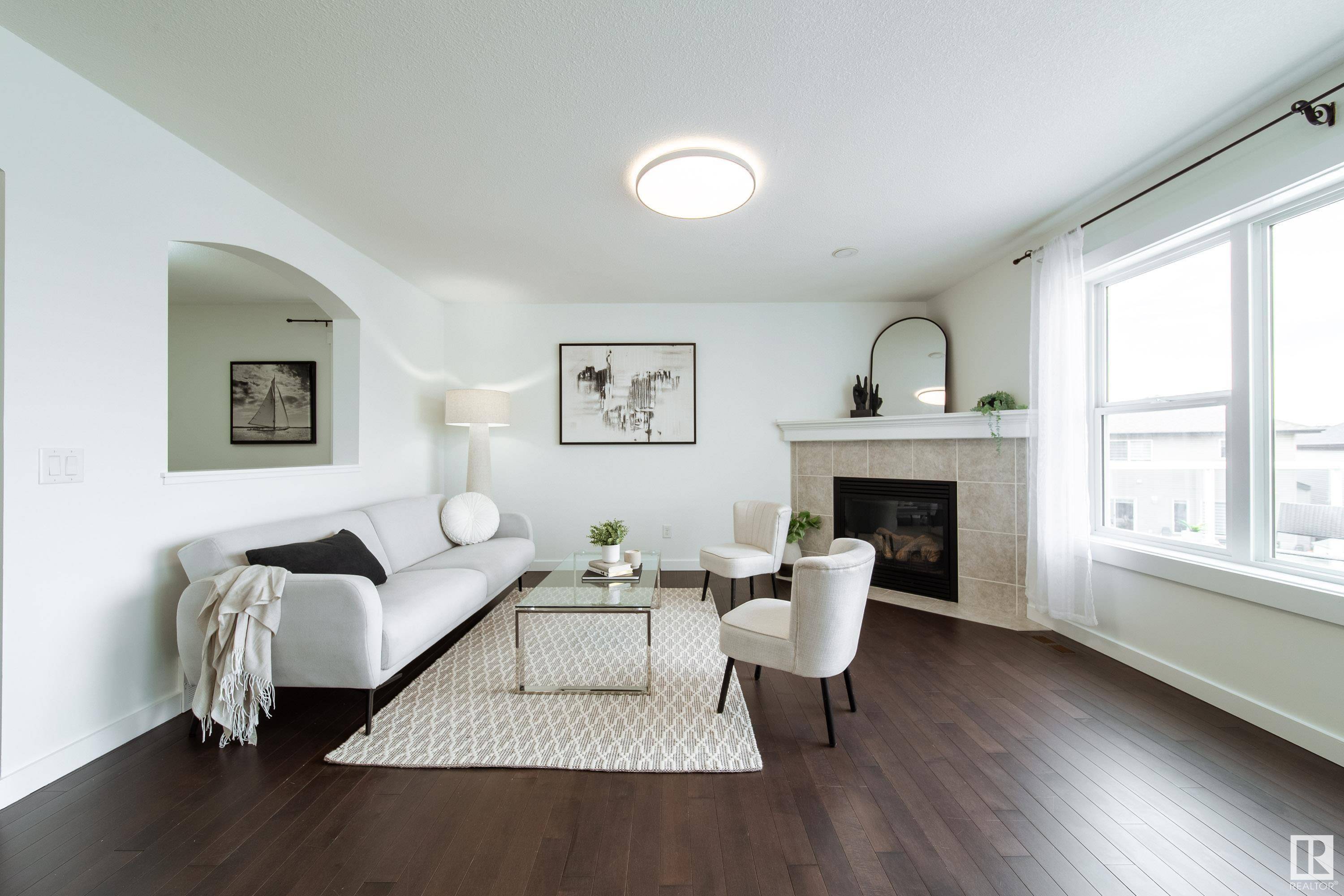 Edmonton, AB T6X 0R4,5168 2 AV SW