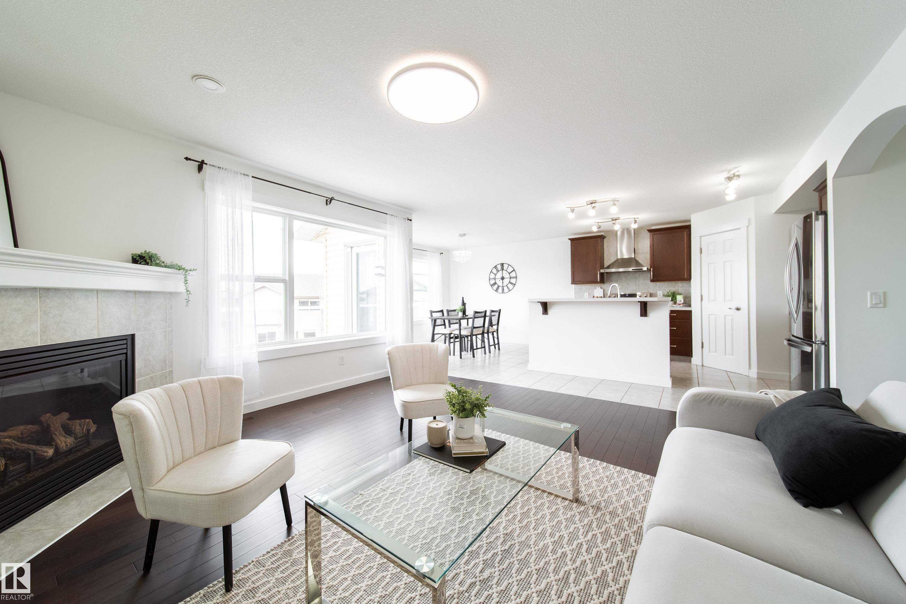 Edmonton, AB T6X 0R4,5168 2 AV SW