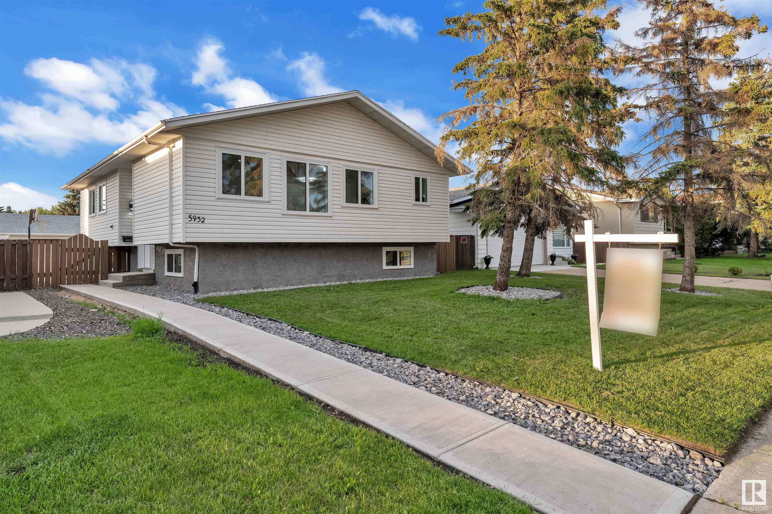 5932 40 AV NW, Edmonton, AB T6L 1A9