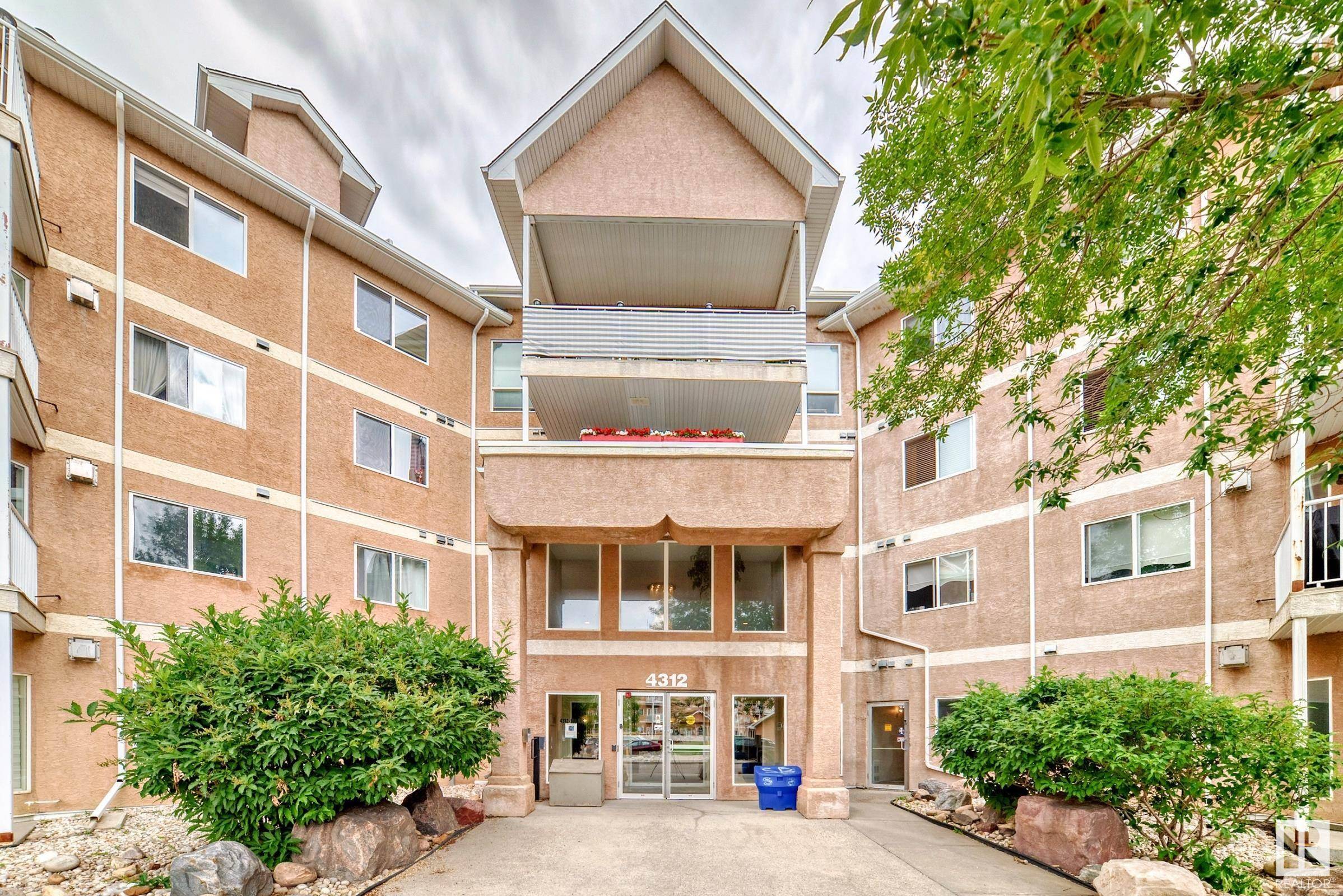 #412 4312 139 AV NW, Edmonton, AB T5Y 3J4