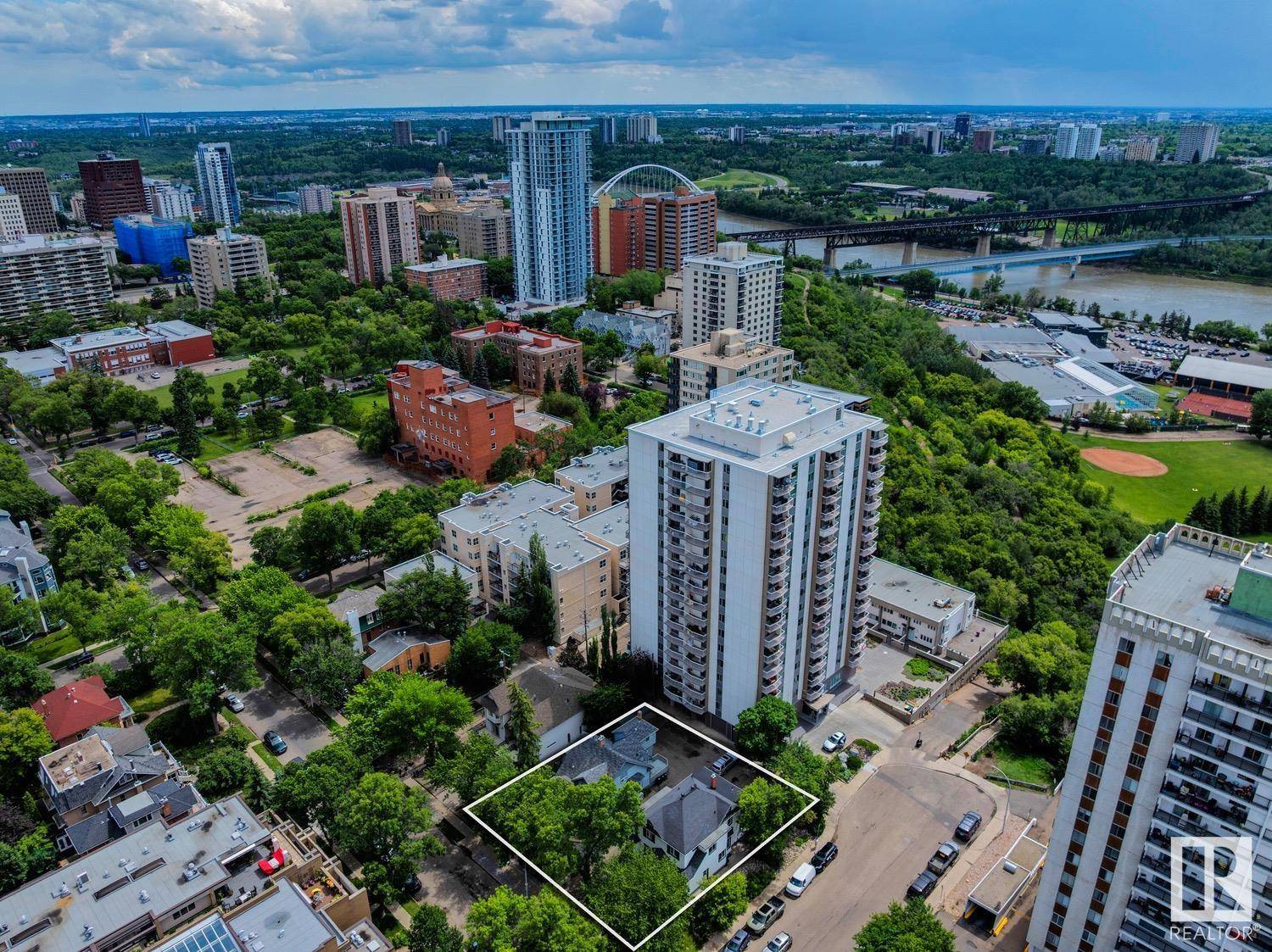 Edmonton, AB T5K 0G9,11223 99 AV NW