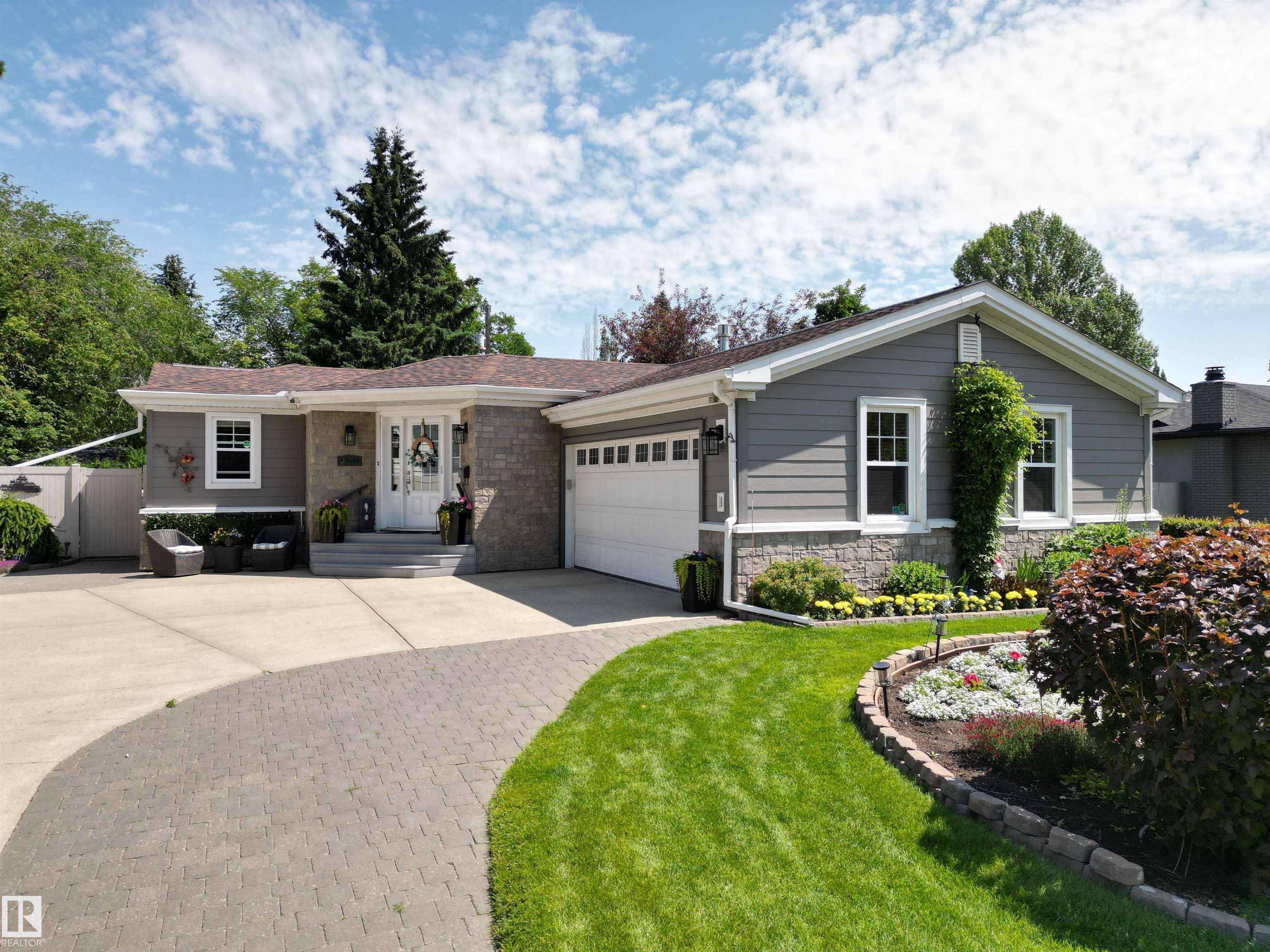 157 LAURIER DR NW, Edmonton, AB T5R 2P9