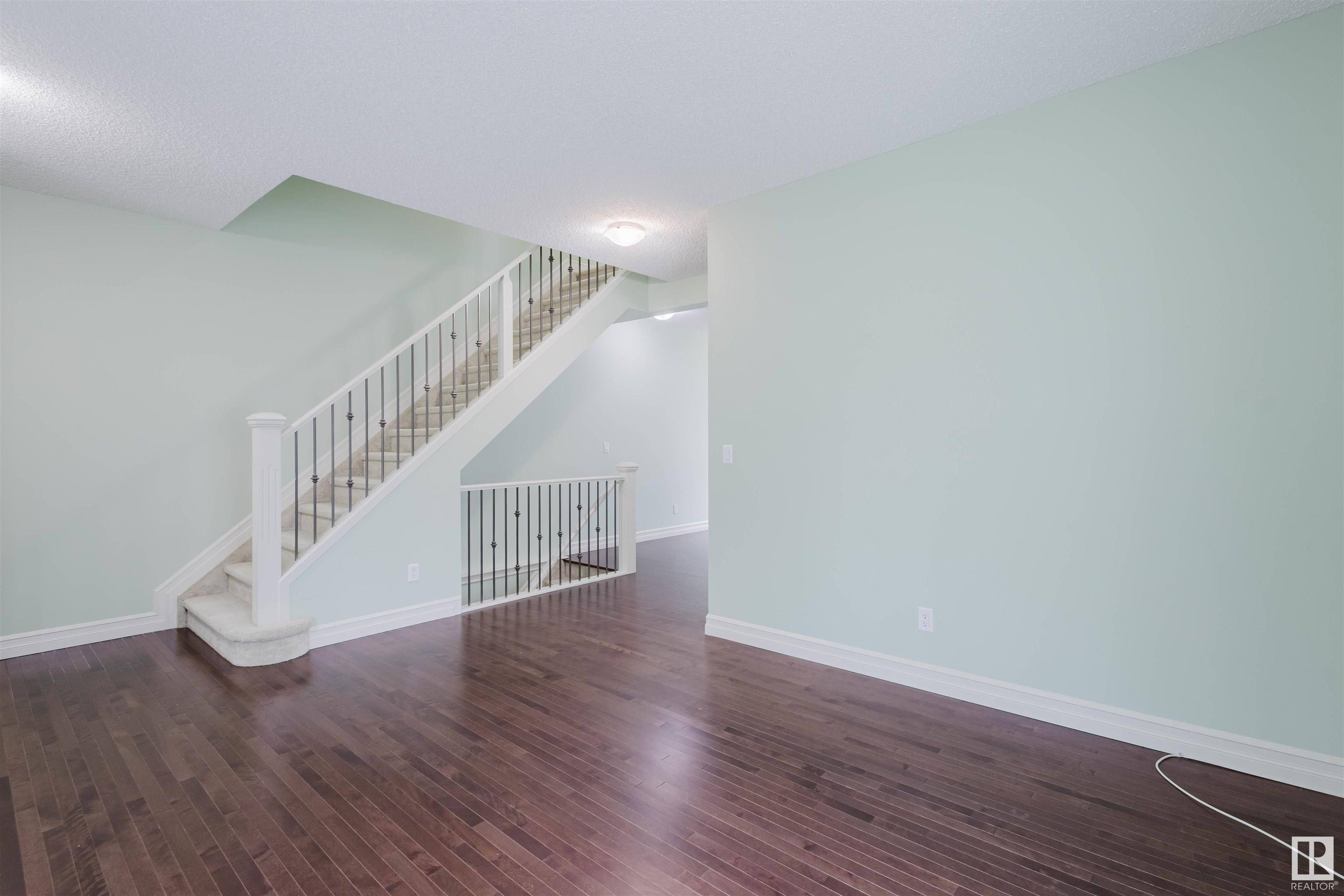Edmonton, AB T6R 0R7,#96 2003 RABBIT HILL RD NW