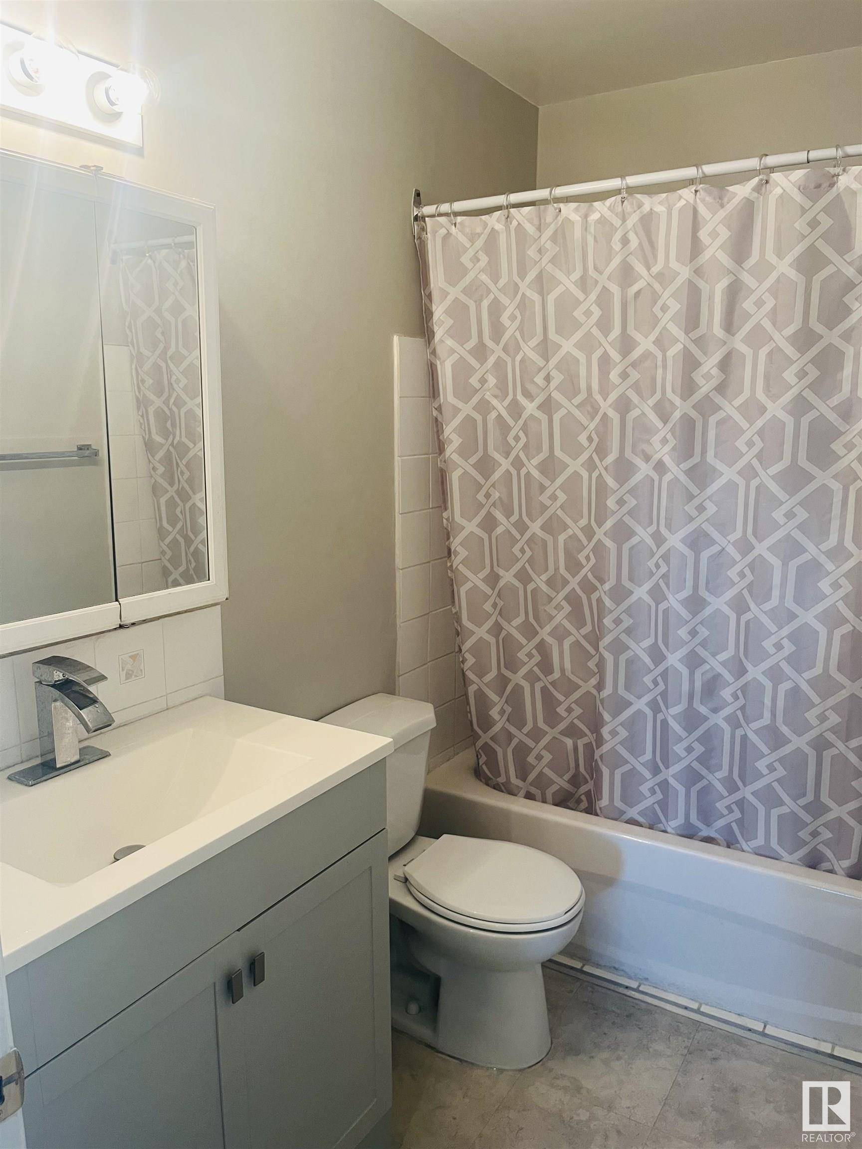 Edmonton, AB T5K 1S1,#302 10225 114 ST NW