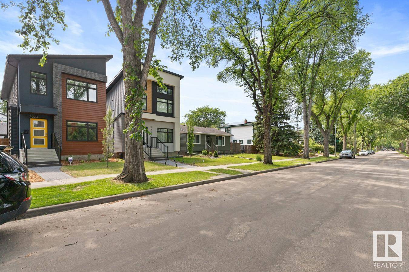 Edmonton, AB T6C 1R3,7639 92 AV NW