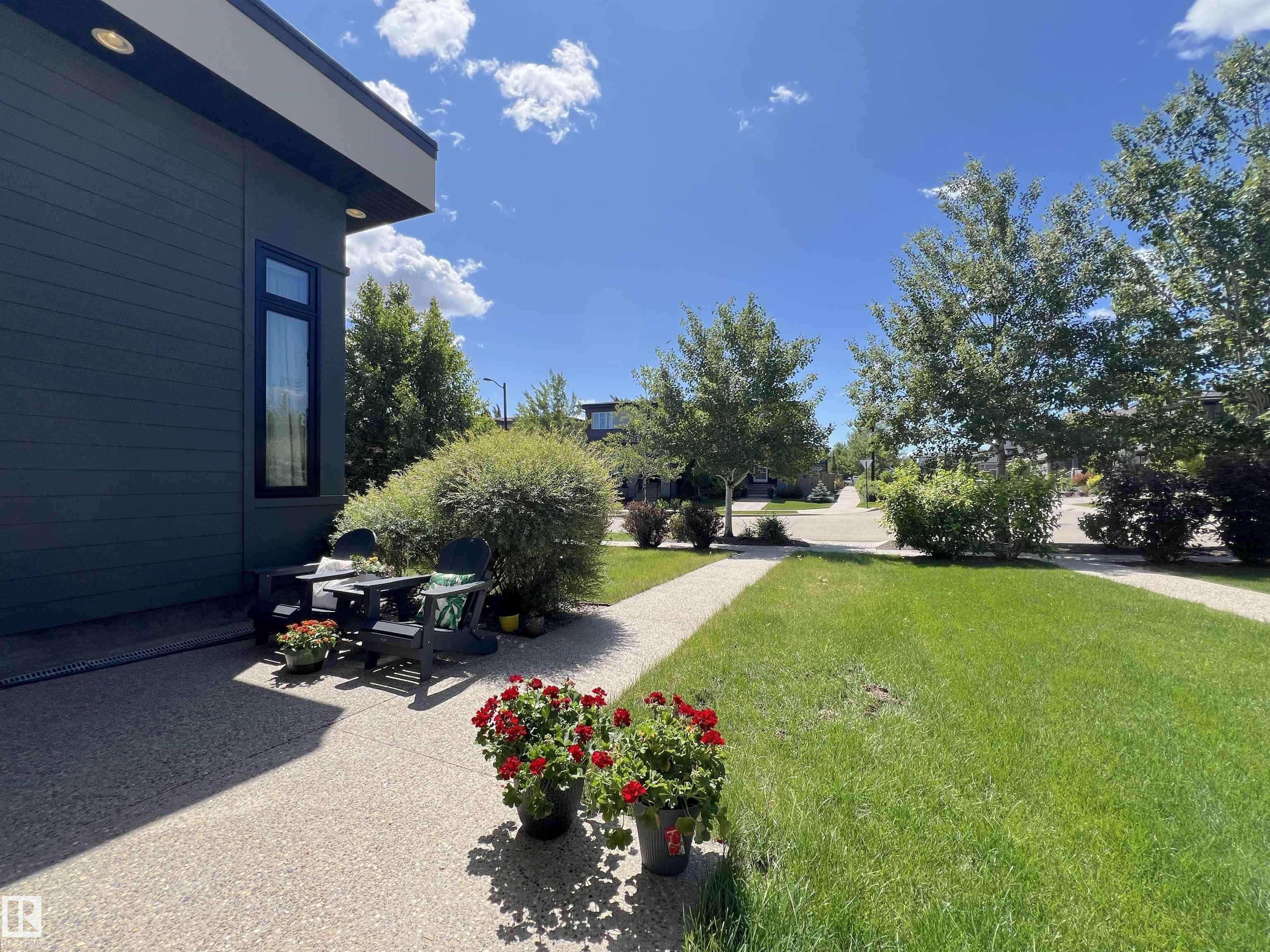 Edmonton, AB T6R 0V8,7232 MAY RD NW