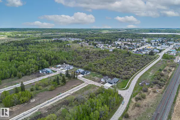 Wabamun, AB T0E 2K0,5512 52A AV