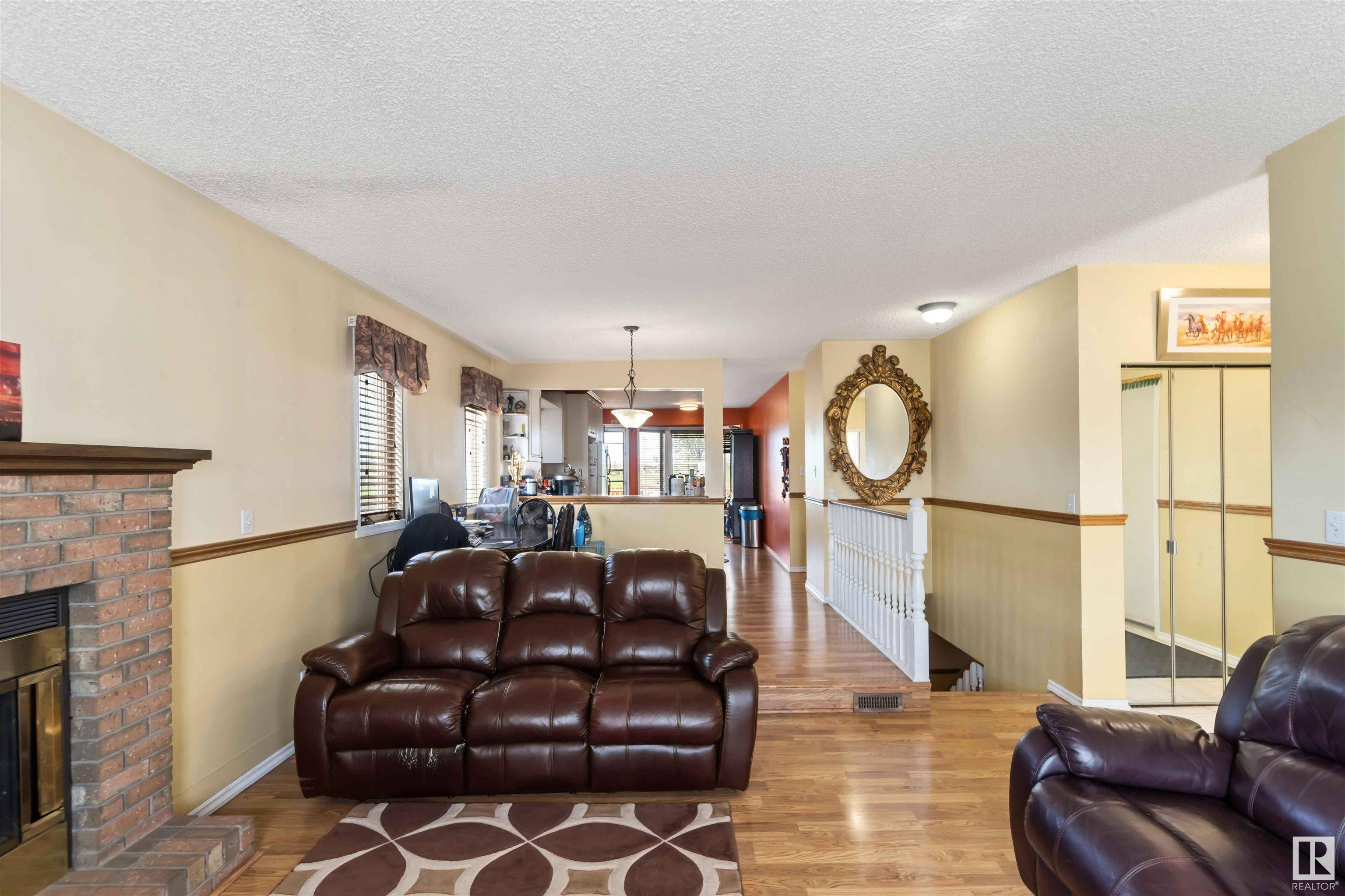 Edmonton, AB T5Z 2V5,15839 78 ST NW