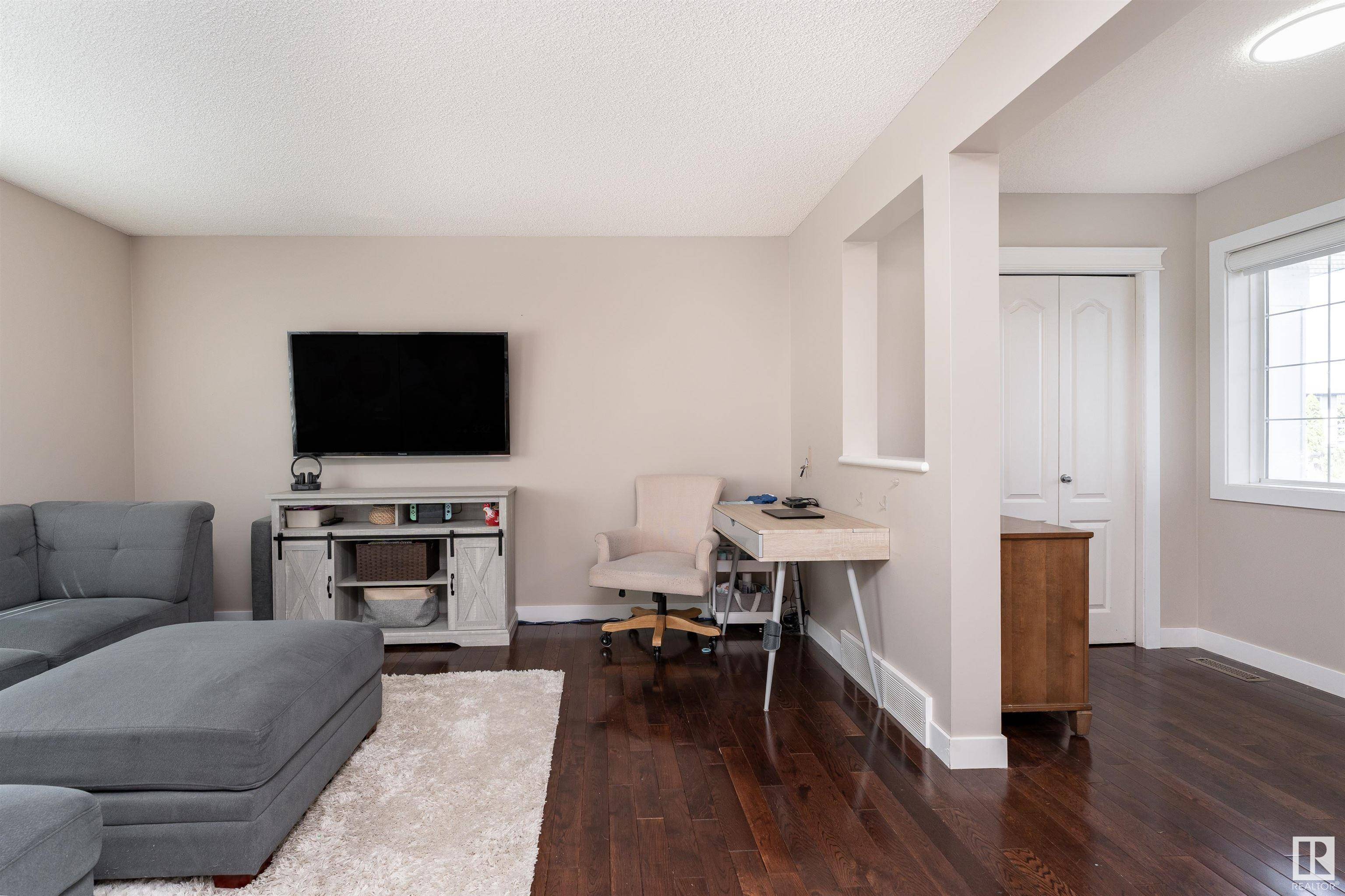 Sherwood Park, AB T8H 2K6,18 Cavan CR