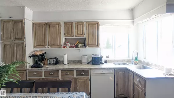 Vegreville, AB T9C 1H7,5618 50 ST