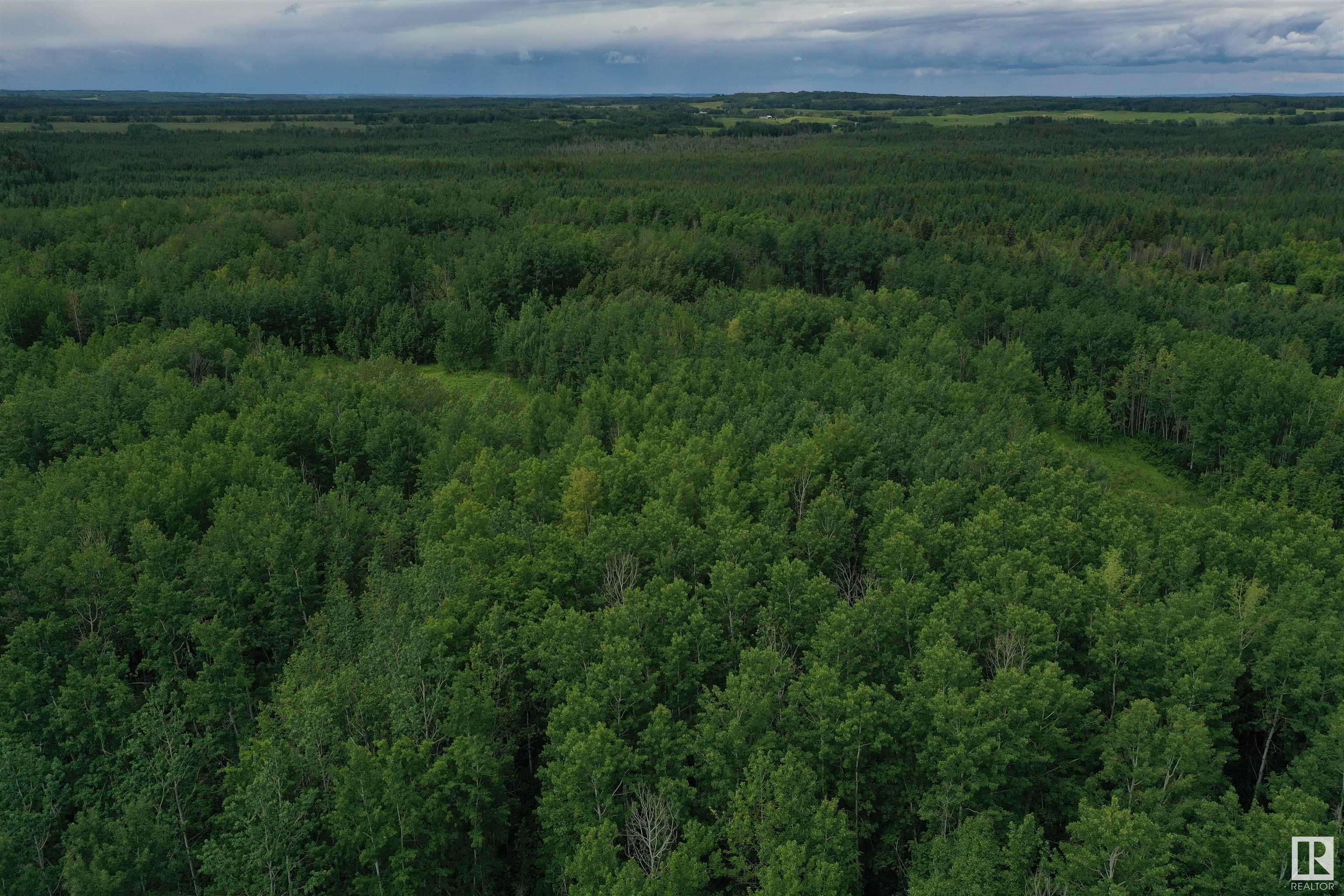 Rural Parkland County, AB T0E 2B0,On Township Road 552