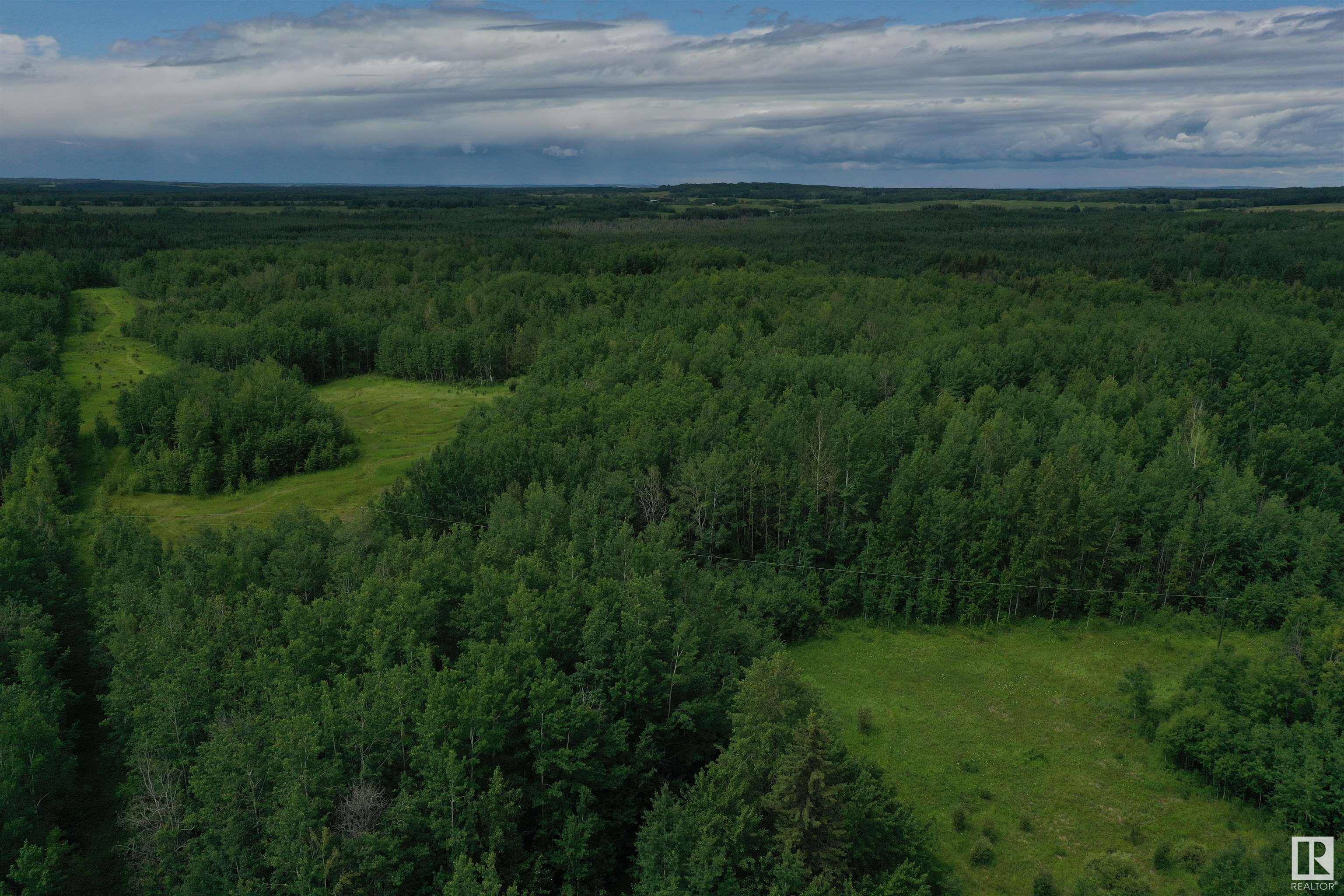 Rural Parkland County, AB T0E 2B0,On Township Road 552