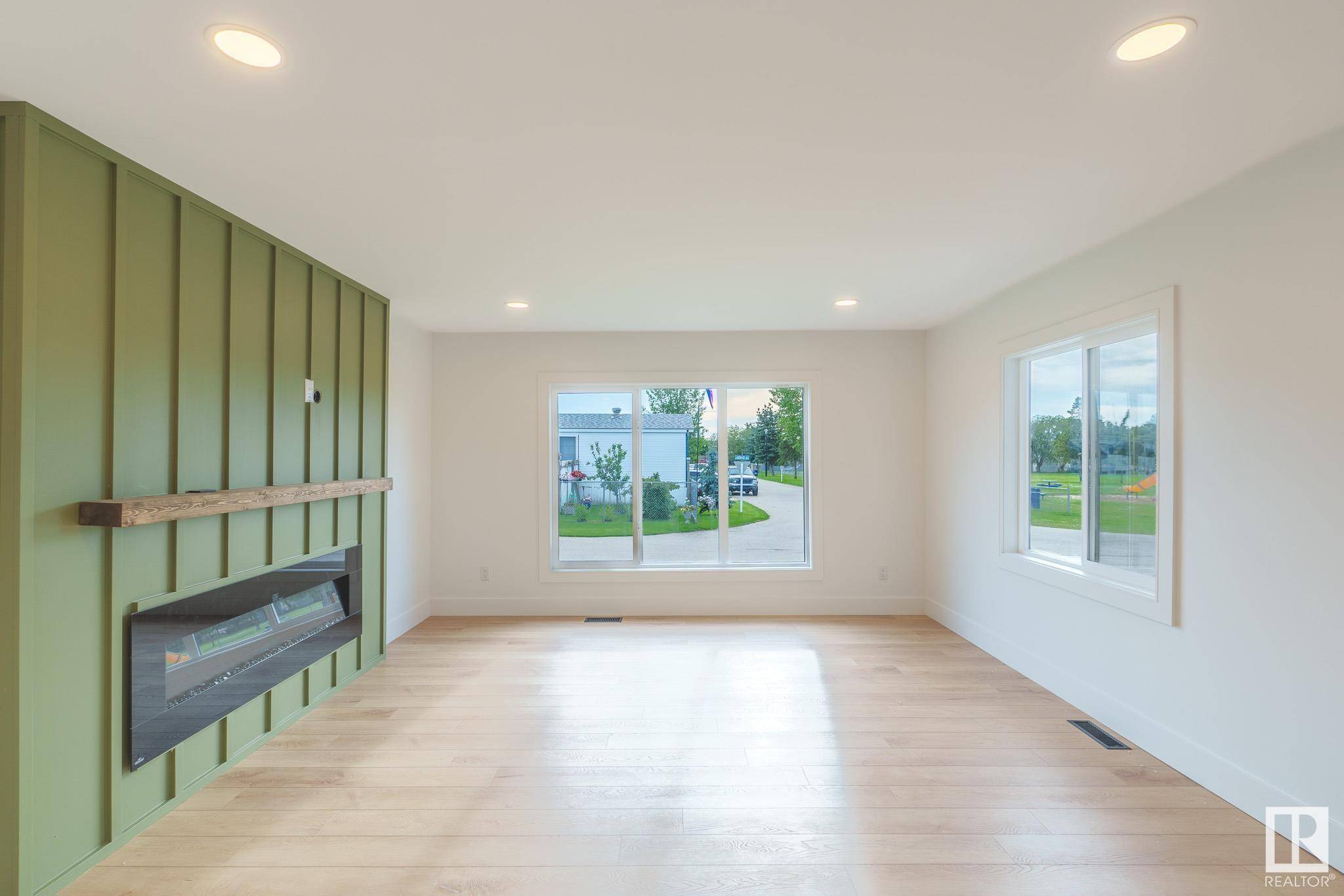 Sherwood Park, AB T8H 1K7,1431 Lakewood Cres