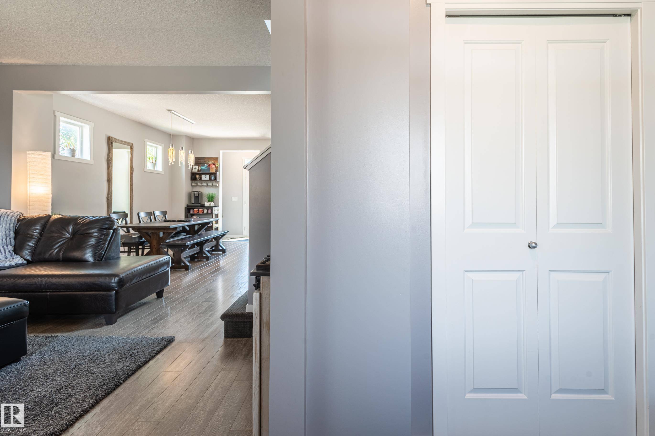 Edmonton, AB T6W 2B3,3442 Cutler CR SW
