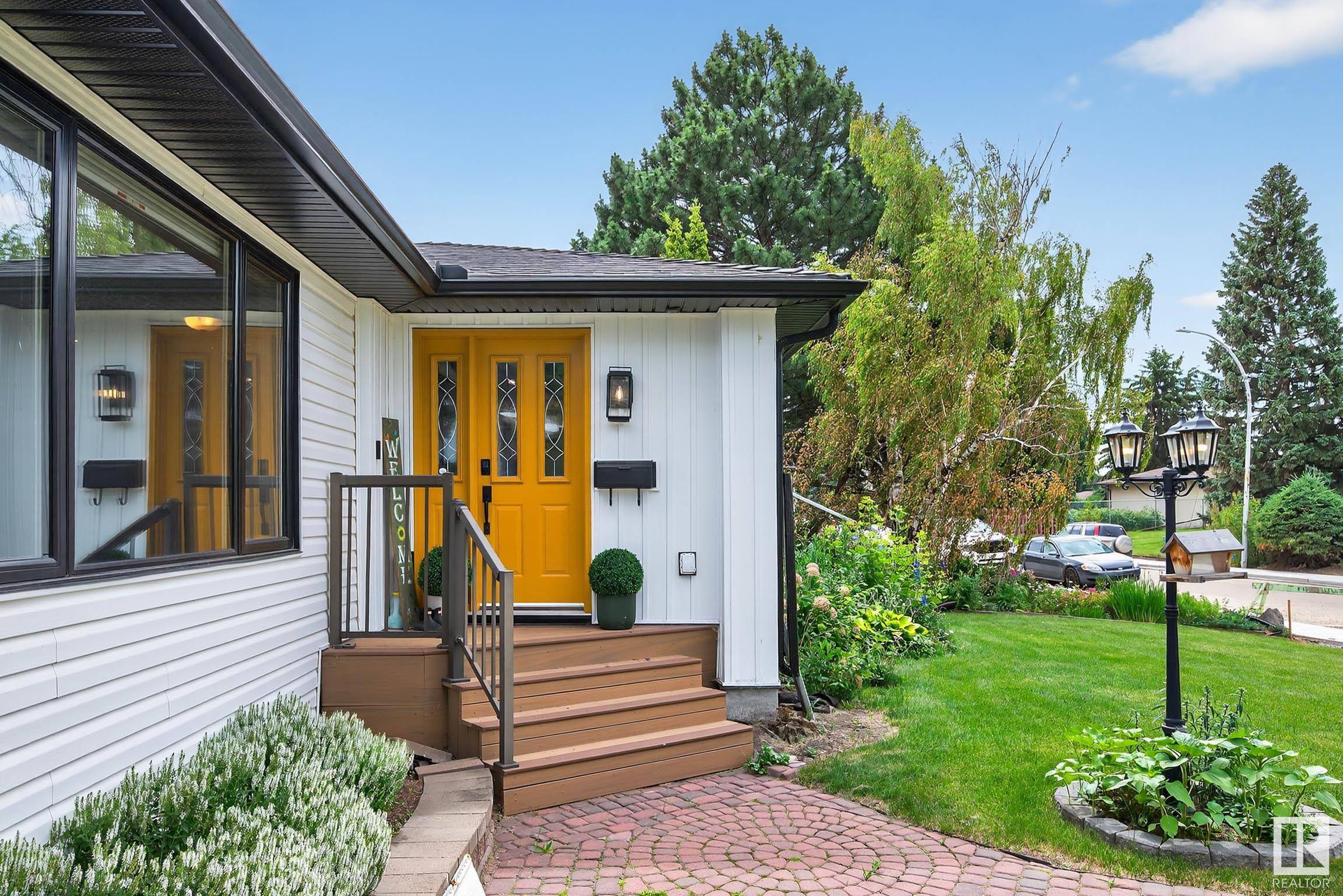 Edmonton, AB T6B 1R9,9631 67A ST NW
