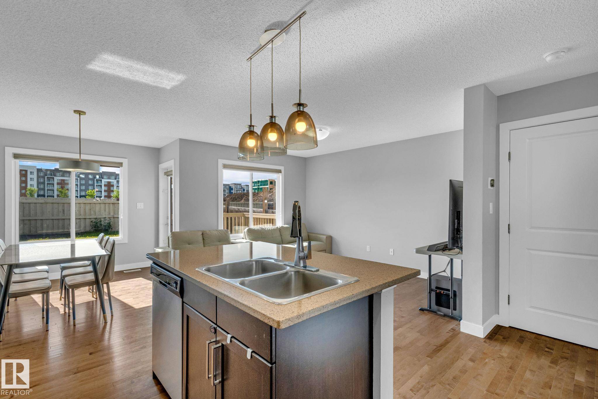 Edmonton, AB T6W 3A1,4536 ALWOOD WY SW