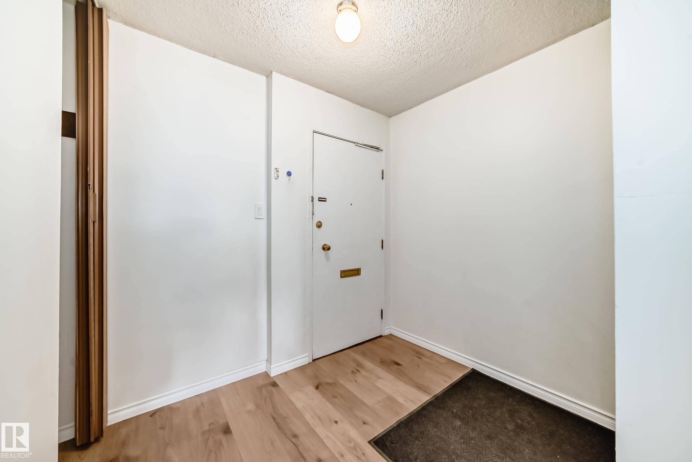 Edmonton, AB T6G 0T9,#401 11007 83 AV NW NW