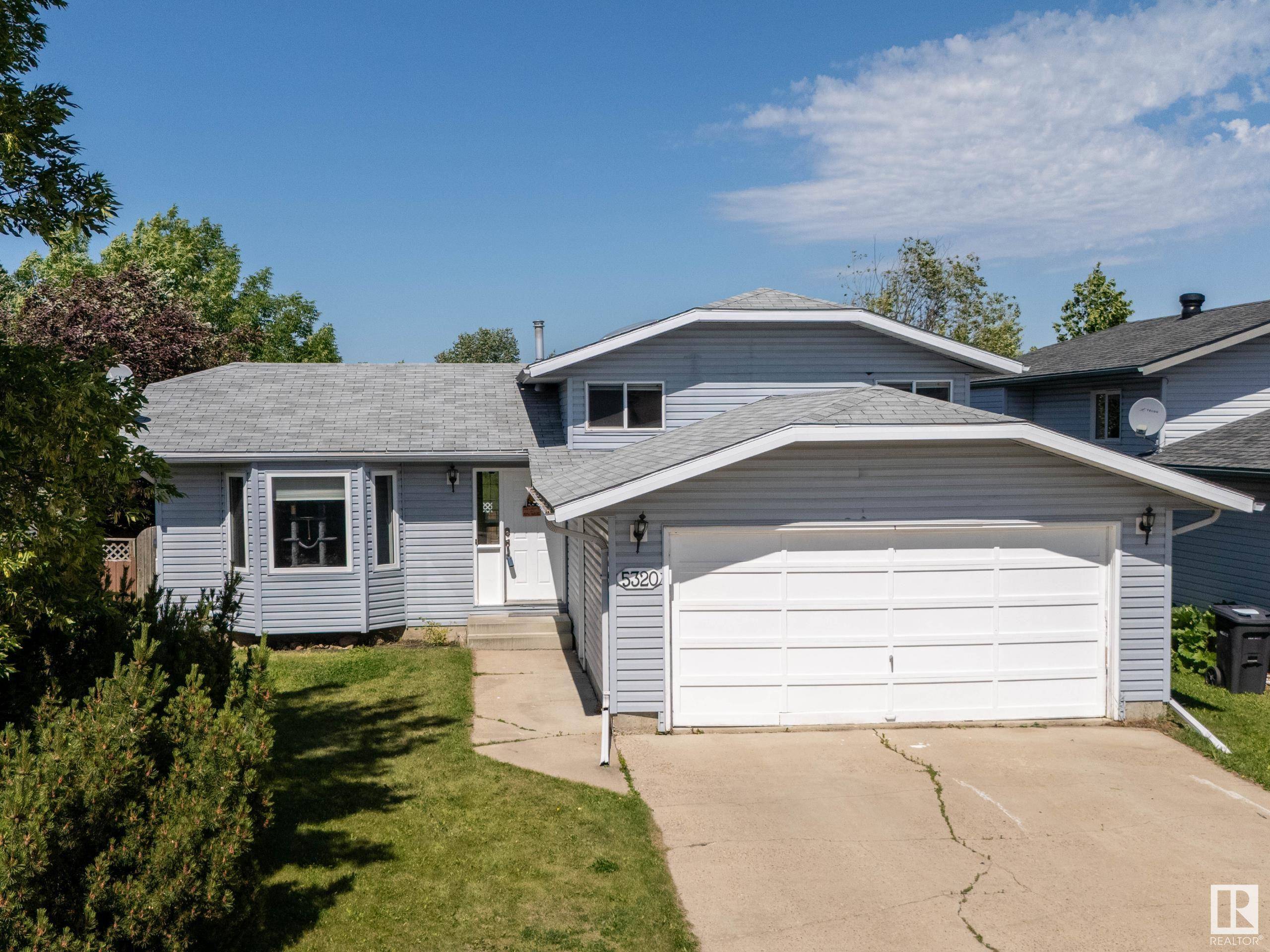 5320 44 ST, Cold Lake, AB T9M 2B4