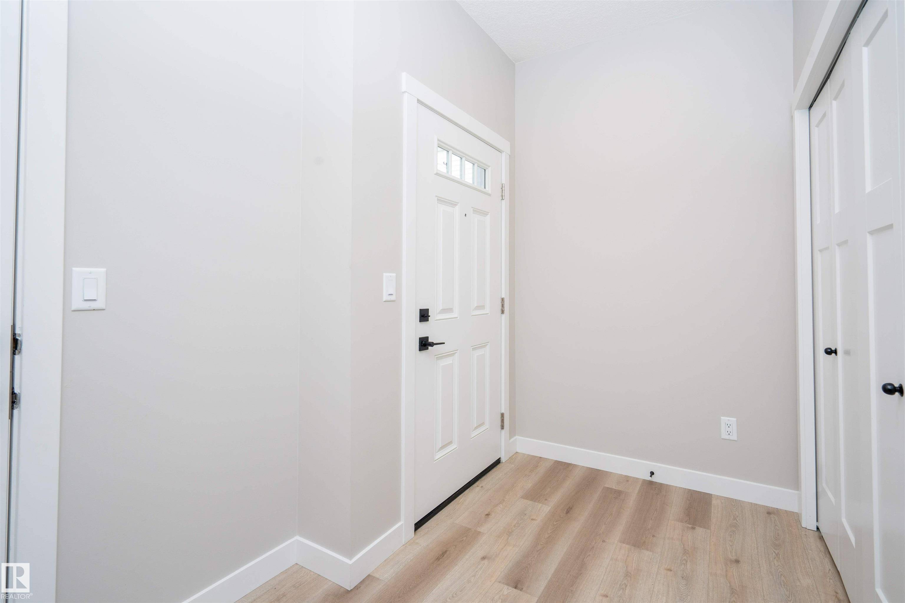 Edmonton, AB T5Y 0N4,17607 48ST NW NW