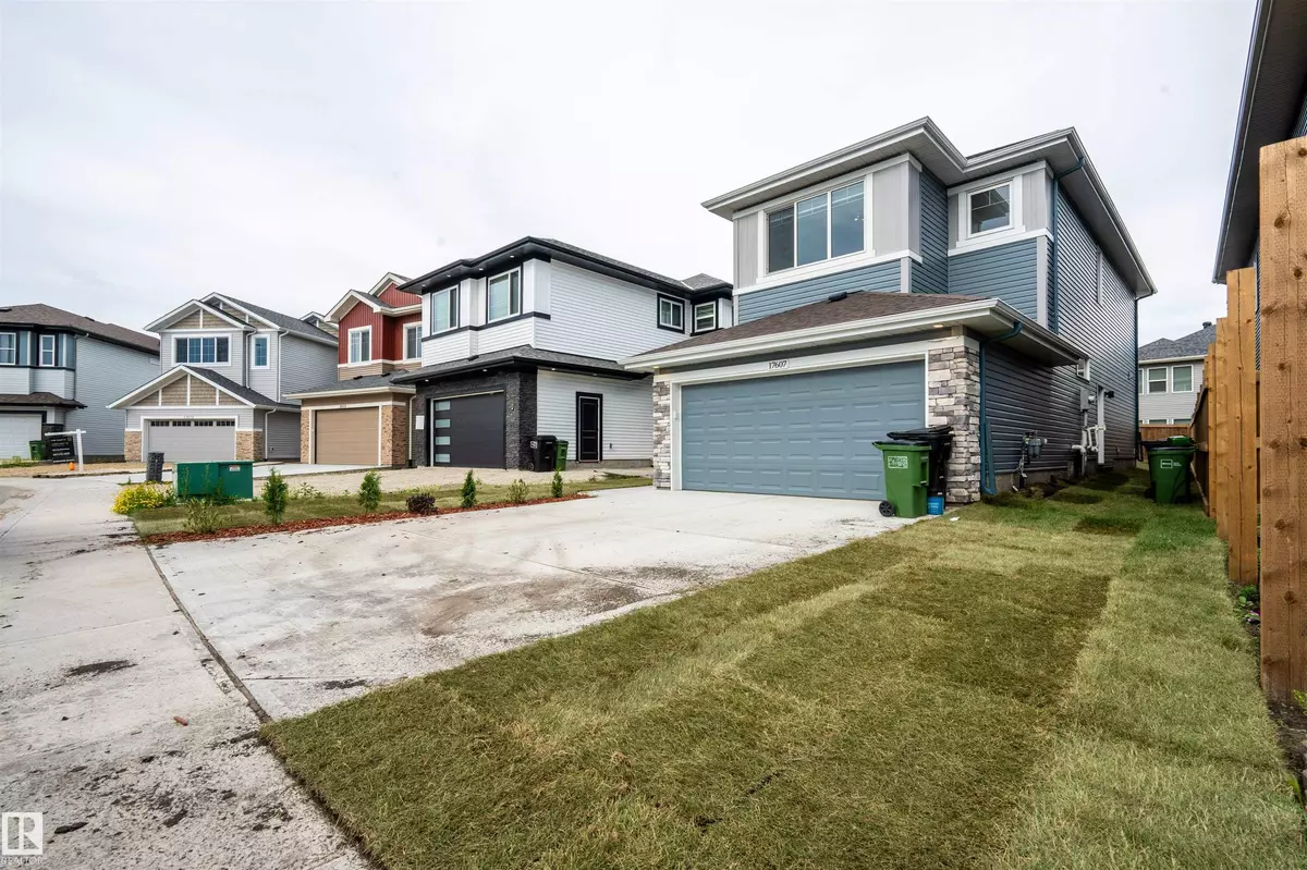 Edmonton, AB T5Y 0N4,17607 48ST NW NW