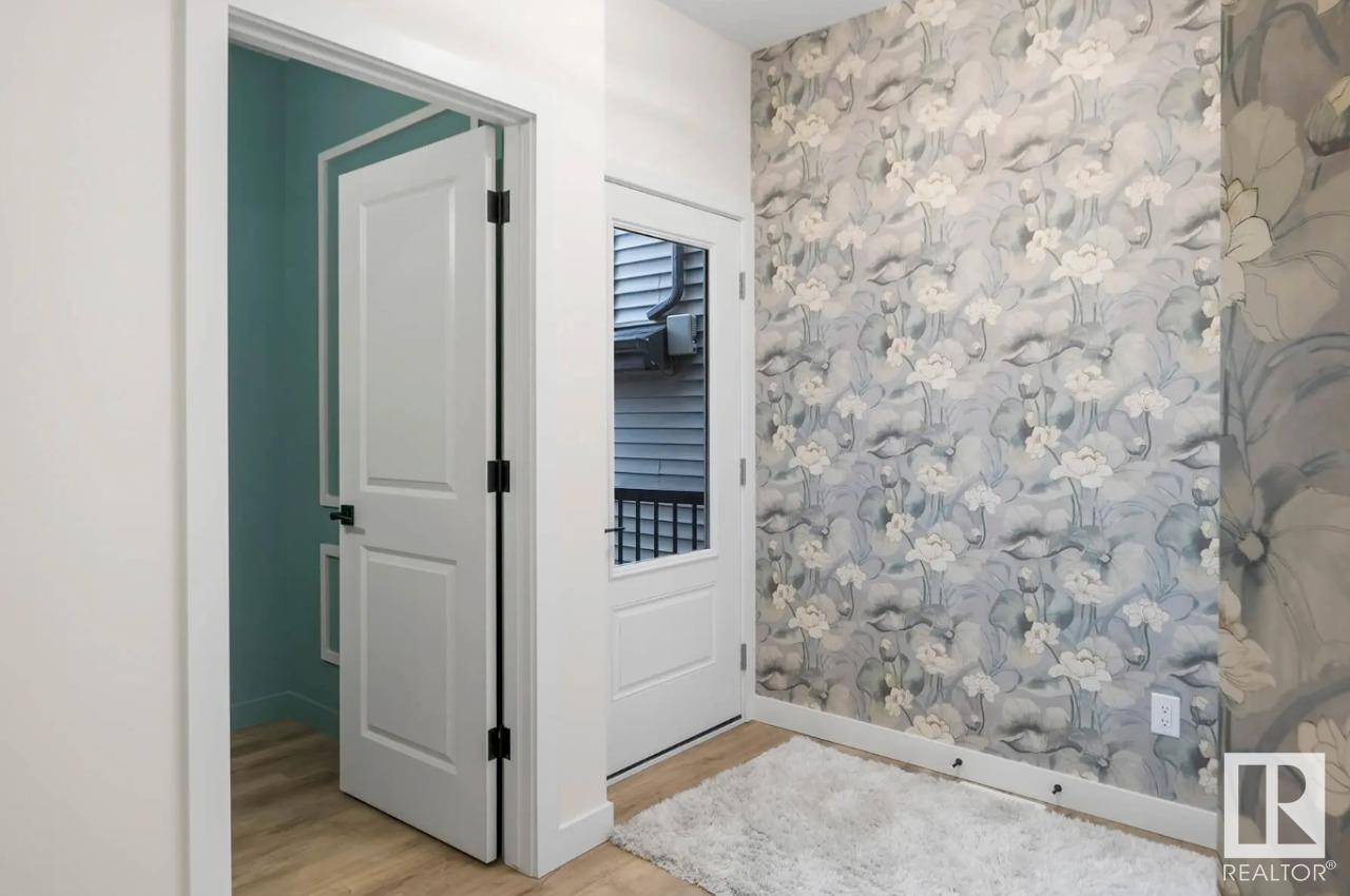 Edmonton, AB T6X 1A7,2815 5 AV SW