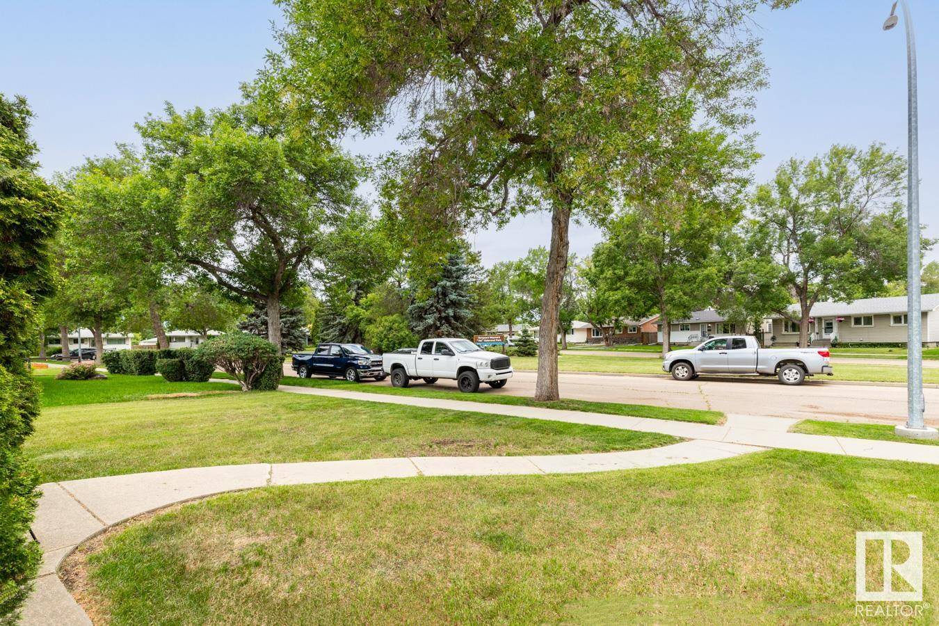 Edmonton, AB T5P 0T3,16443 104A AV NW