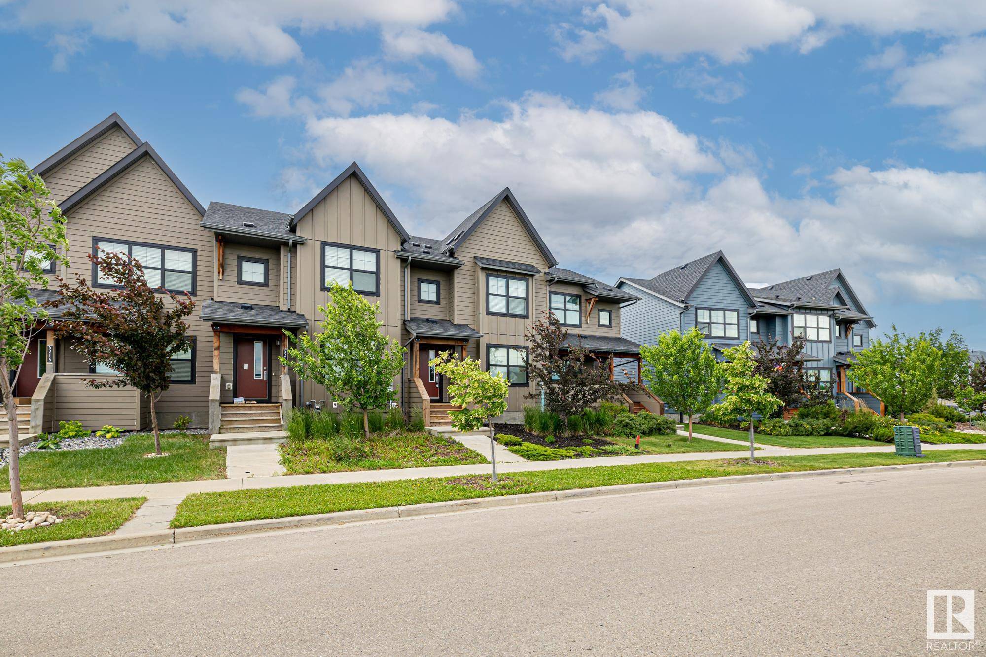 Edmonton, AB T6W 2B1,5219 CHAPPELLE RD SW