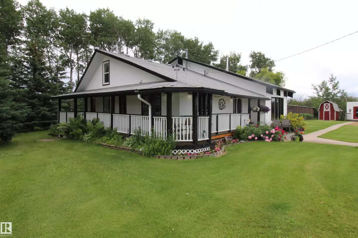 Rural Lac Ste. Anne County, AB T0E 1N0,8125 HWY 18