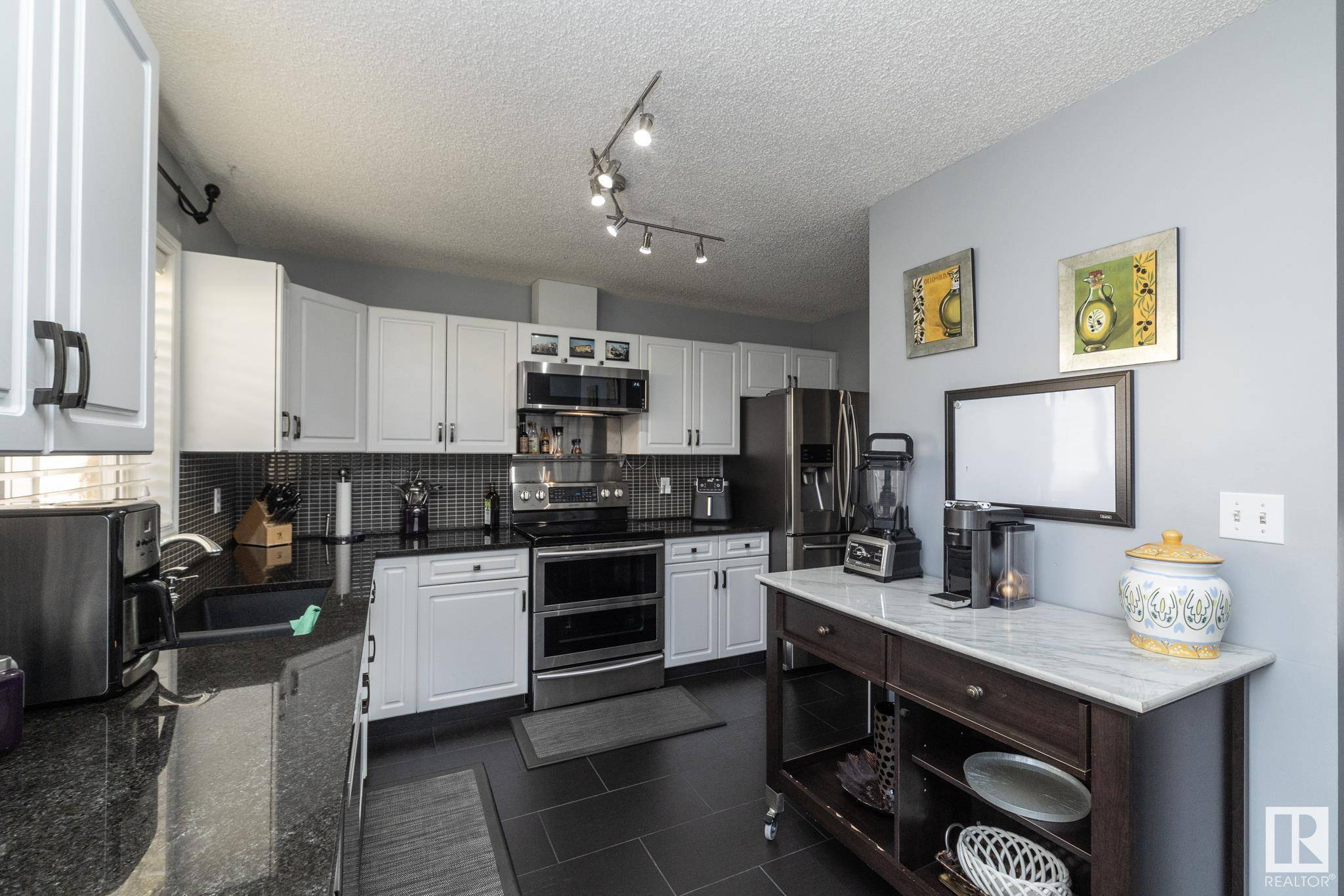 Edmonton, AB T6J 7B7,#31 11717 9B AV NW