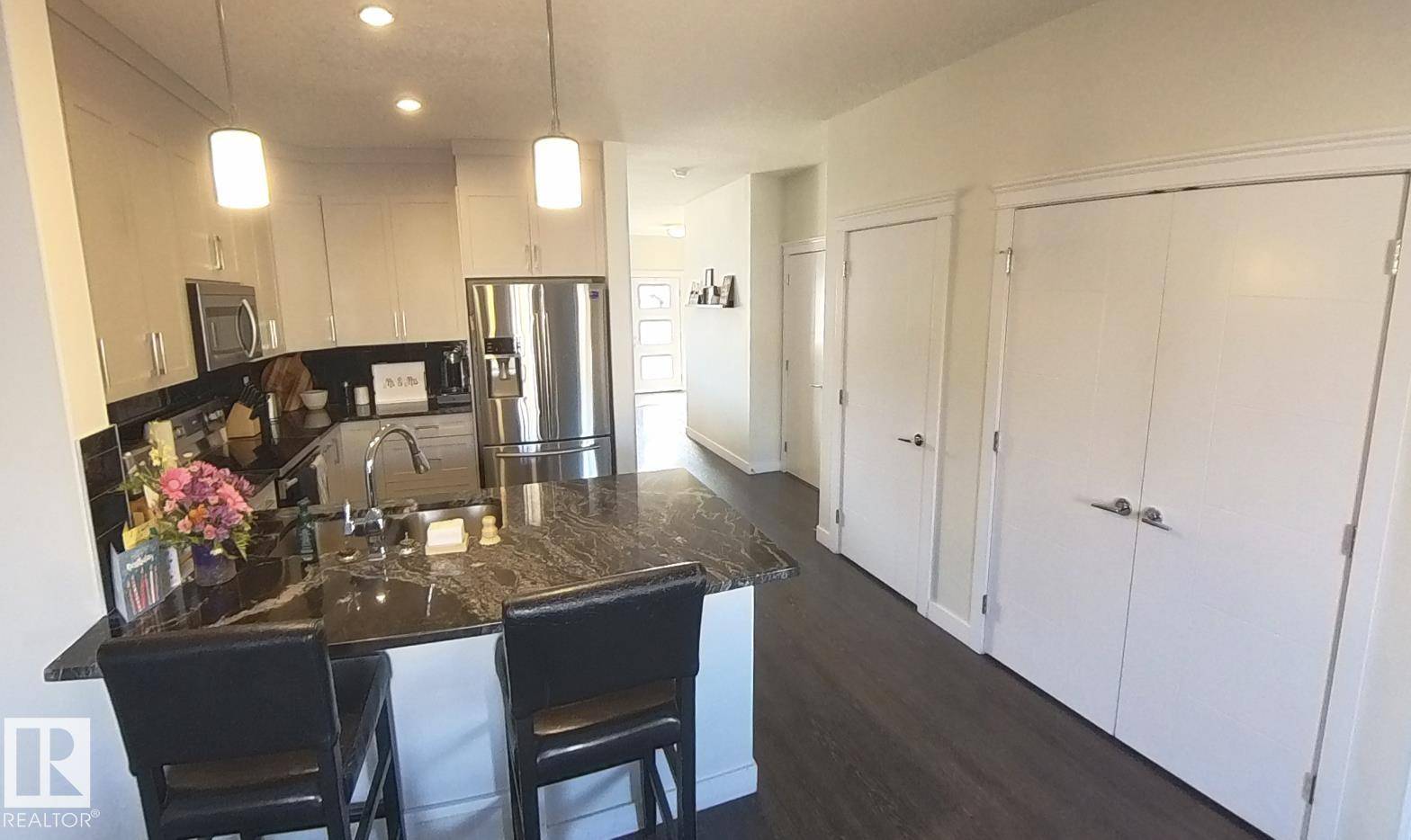 Leduc, AB T9E 1G9,725 BERG LO