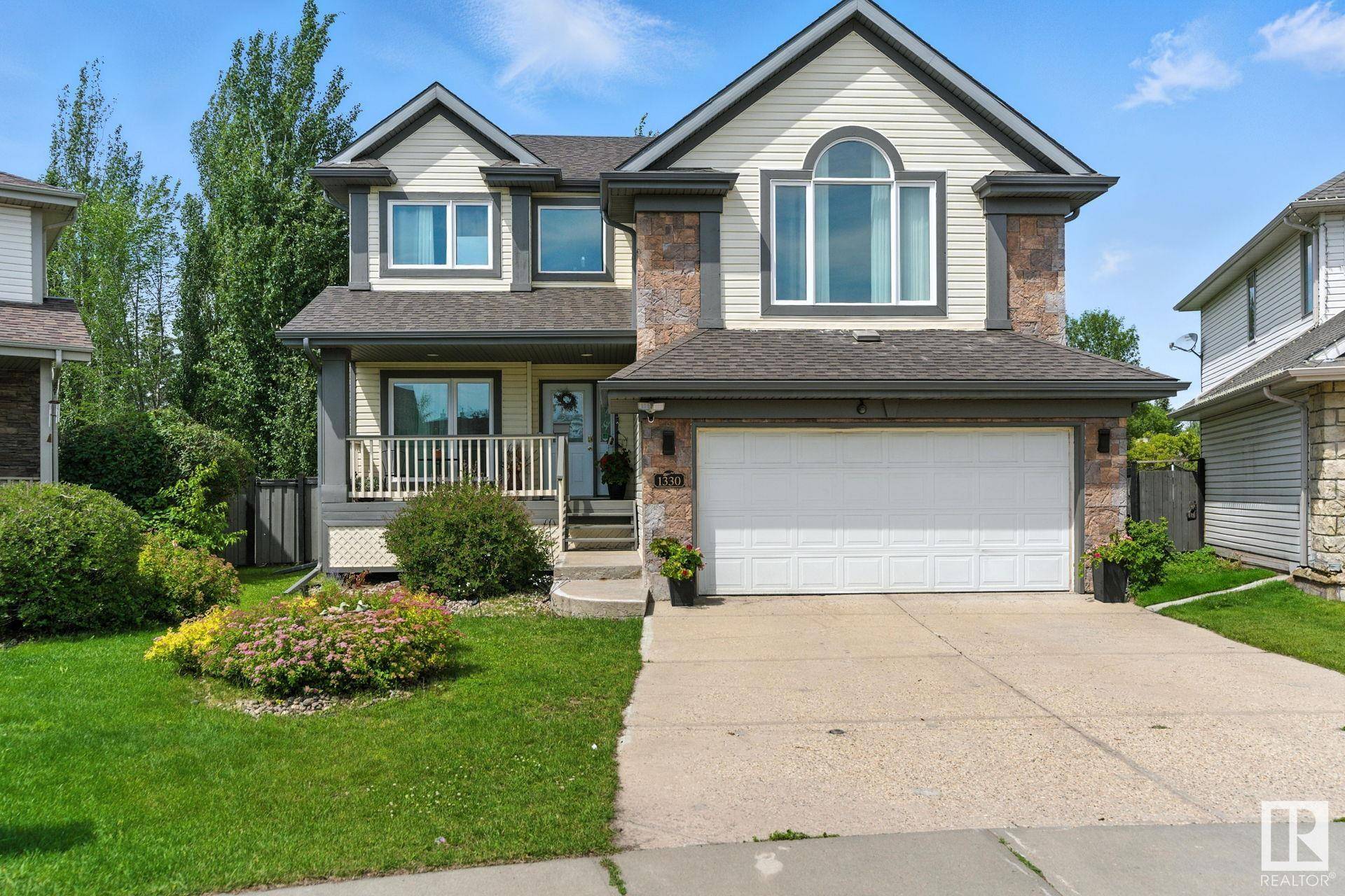 Edmonton, AB T6R 2V5,1330 FALCONER RD NW
