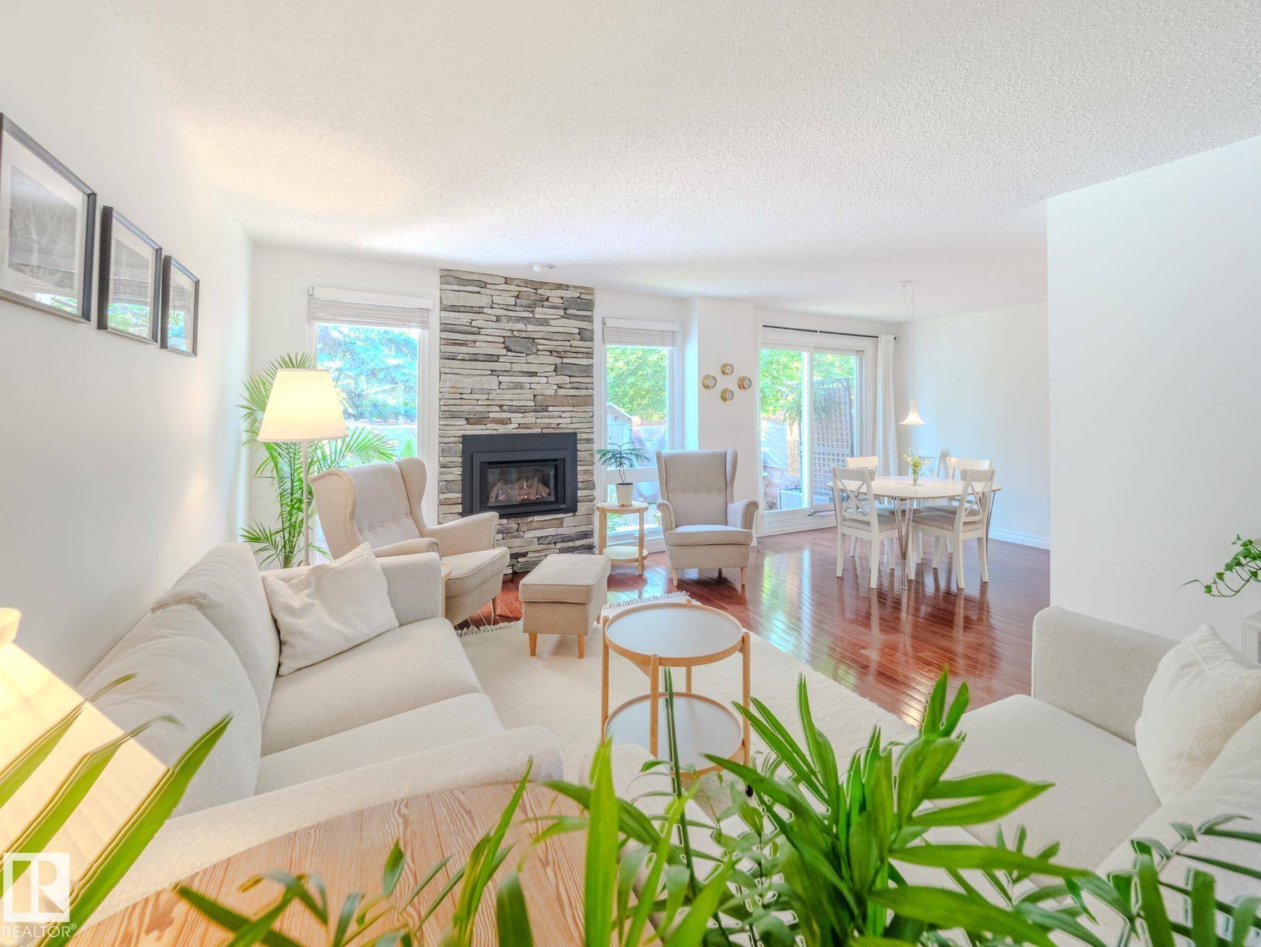 64 HEARTHSTONE NW, Edmonton, AB T6H 5E5