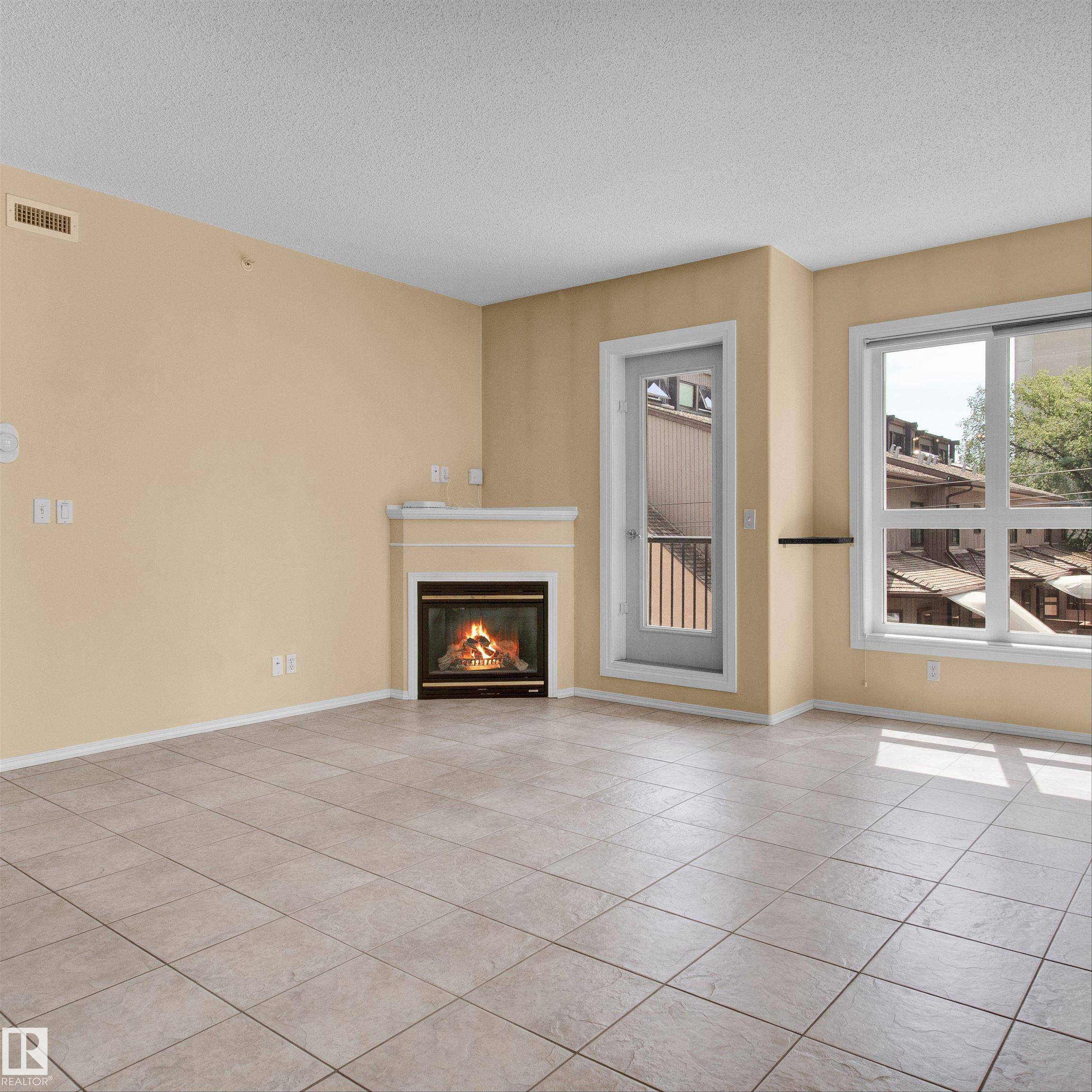 Edmonton, AB T6G 2X4,#305 11103 84 AV NW