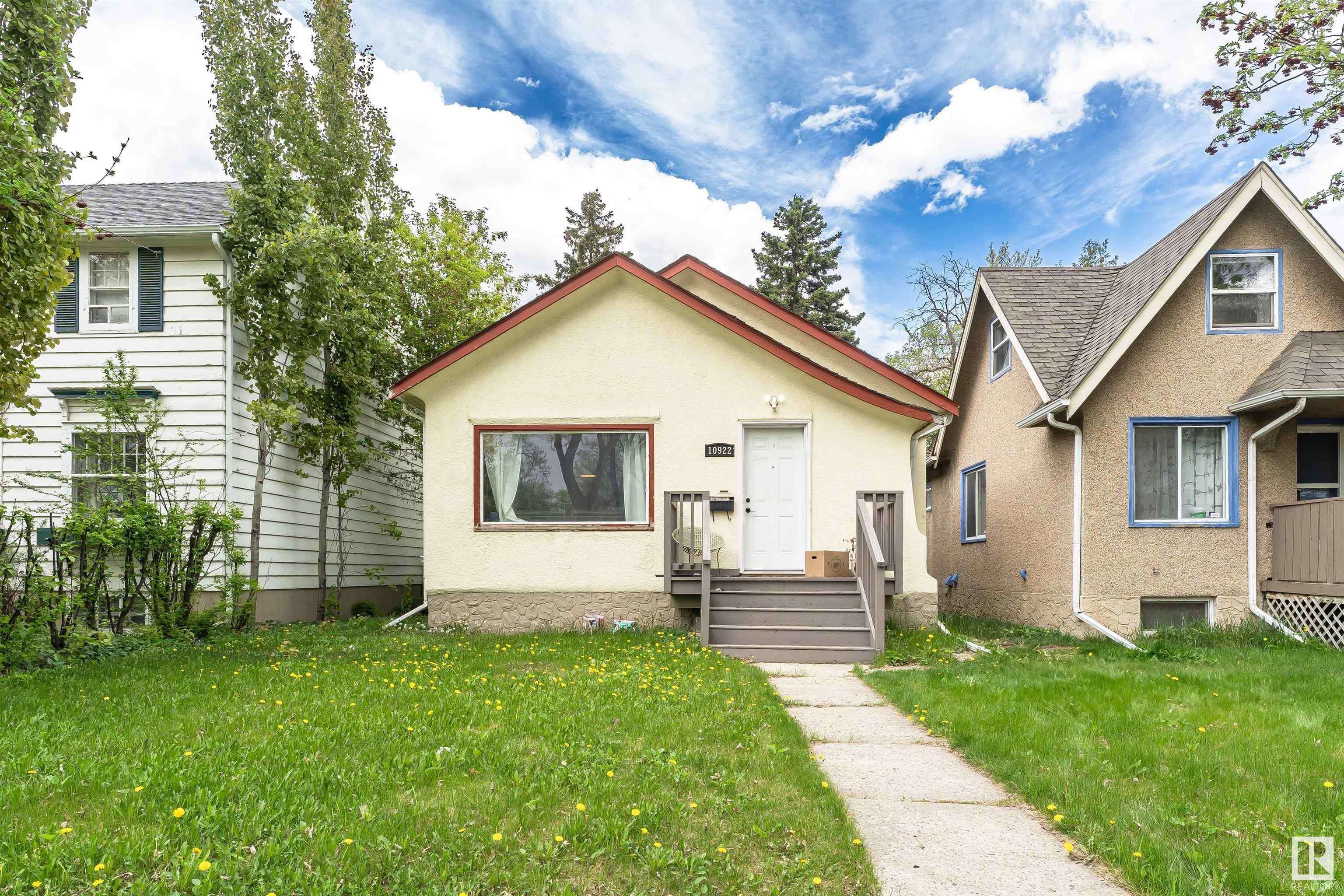 10922 84 AV NW, Edmonton, AB T6G 0V4