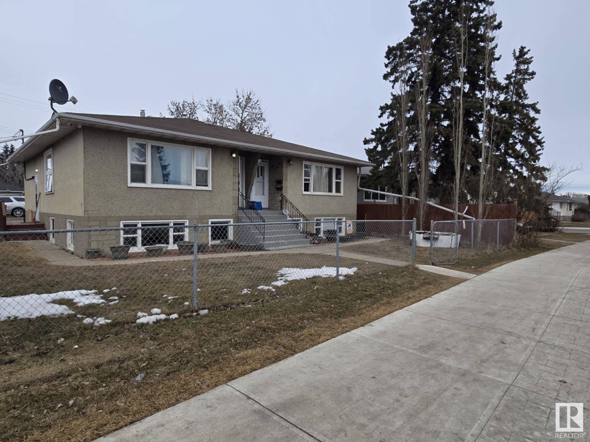 6422 132 AV NW, Edmonton, AB T5A 0J8