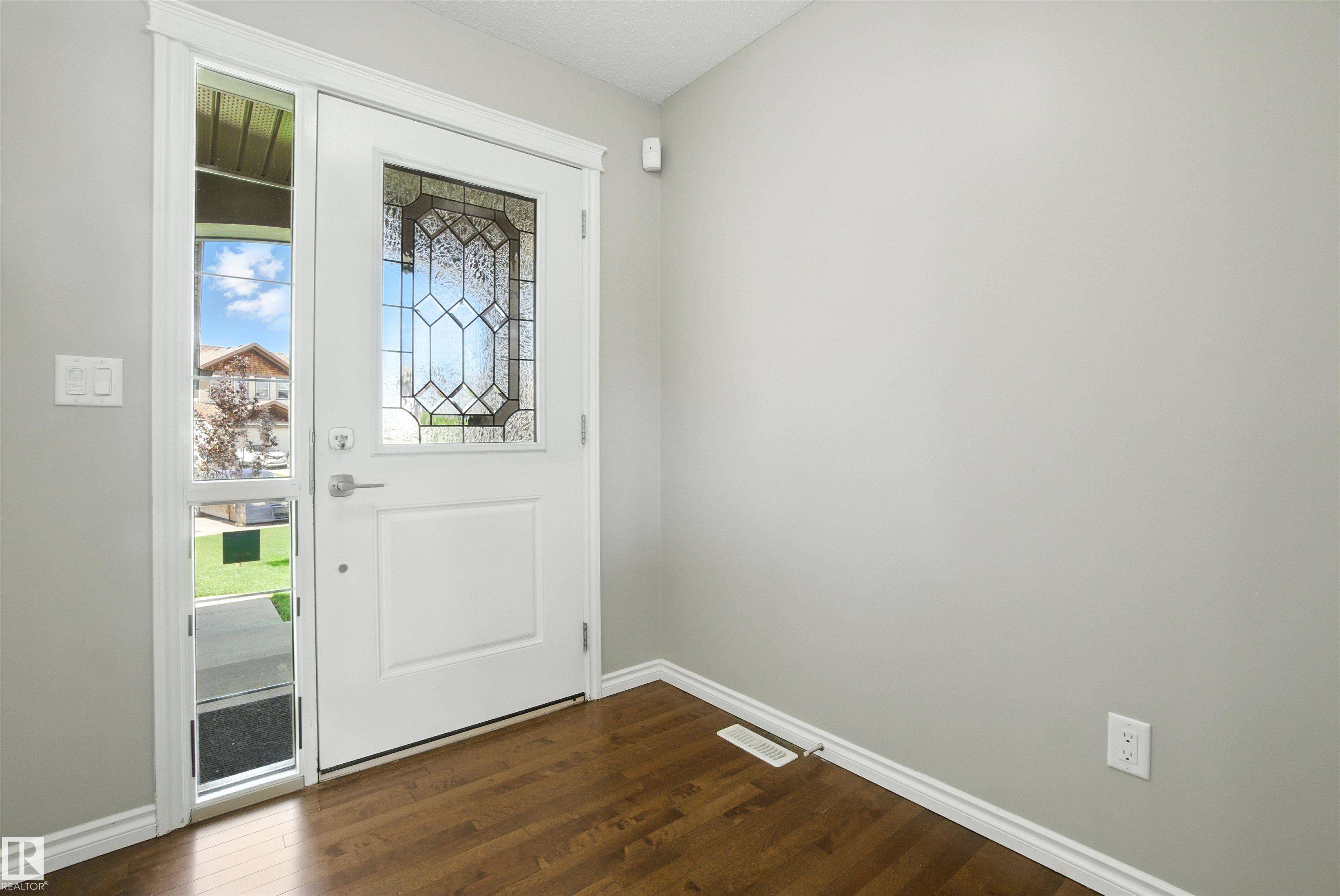 Edmonton, AB T5Y 0K7,16713 58A ST NW