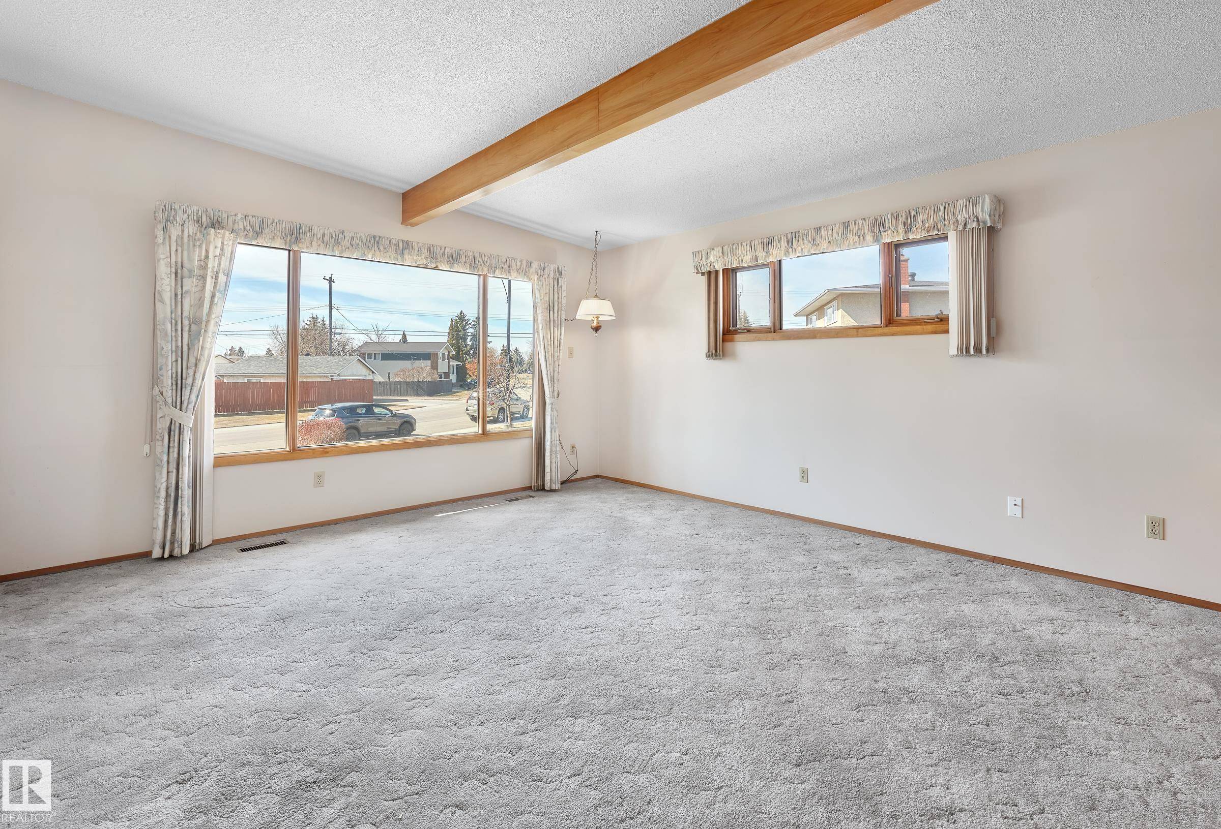 Edmonton, AB T6H 3K7,5551 113 ST NW