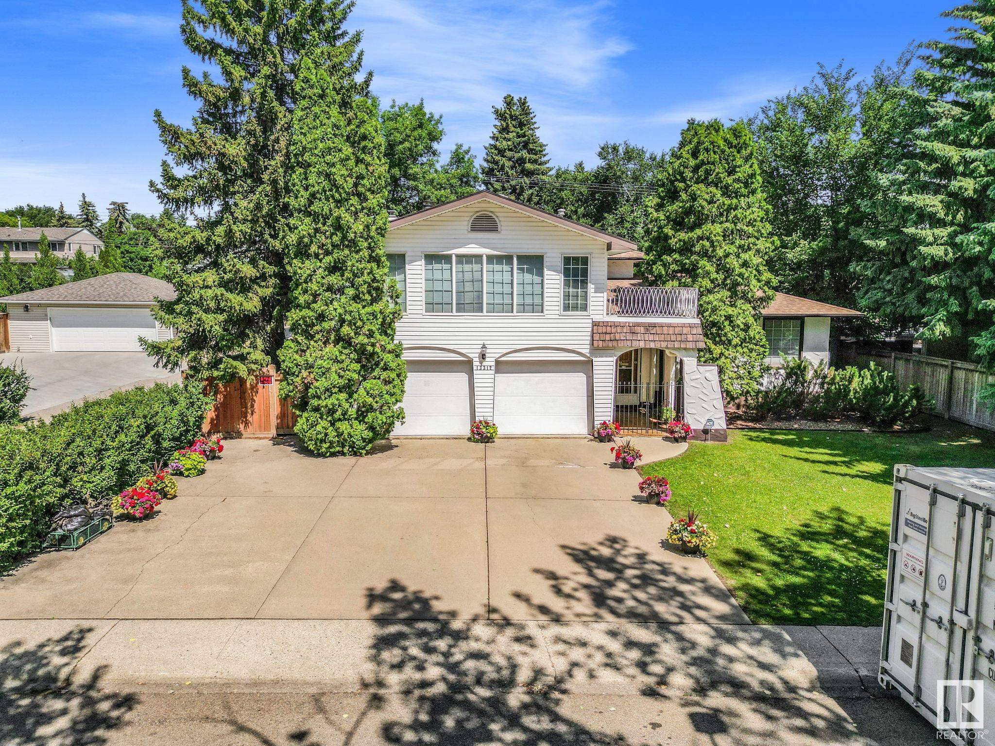 13312 Buena Vista RD NW, Edmonton, AB T5R 5R2