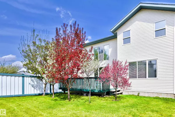 Edmonton, AB T6M 2N1,125 DECHENE RD NW