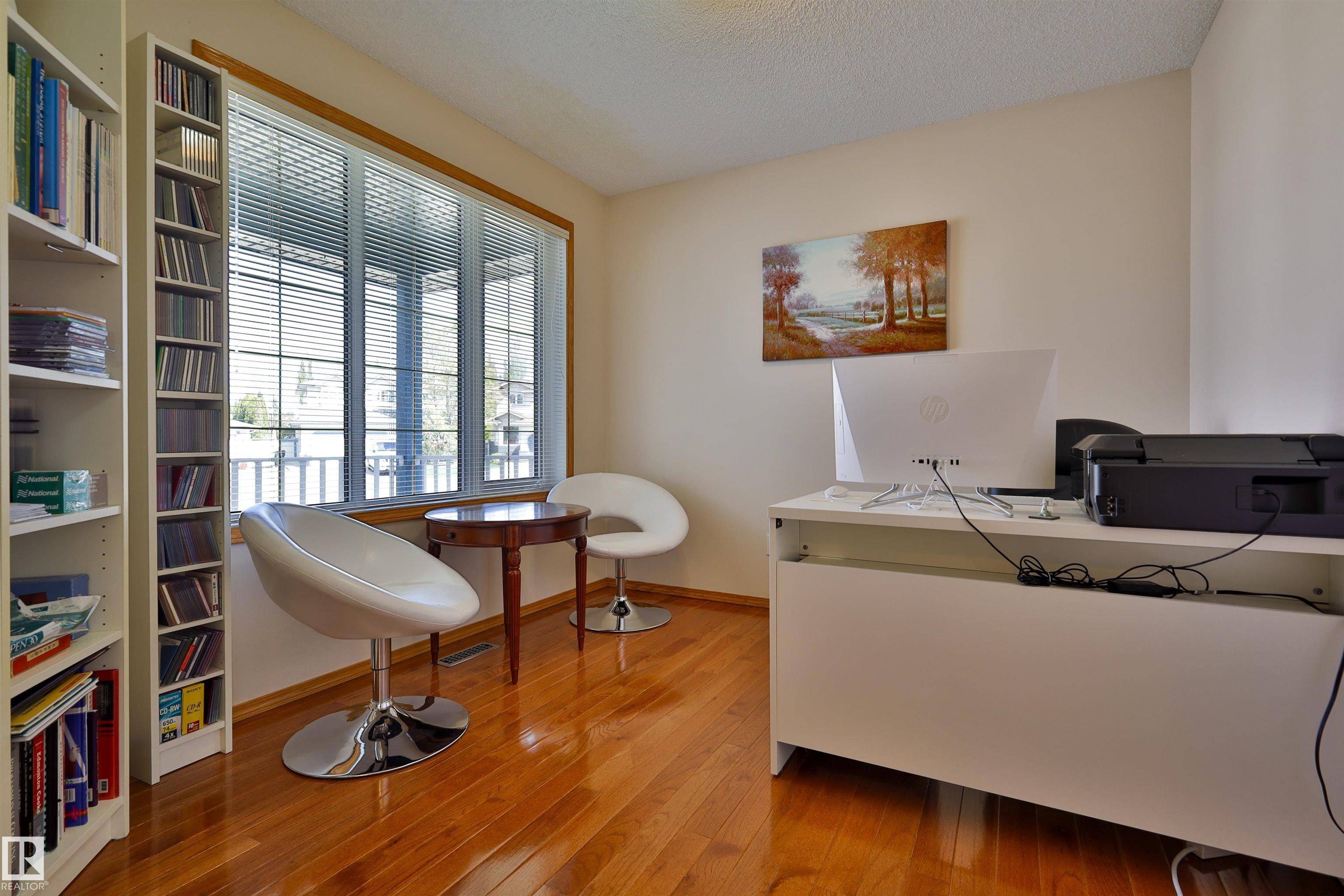 Edmonton, AB T6M 2N1,125 DECHENE RD NW