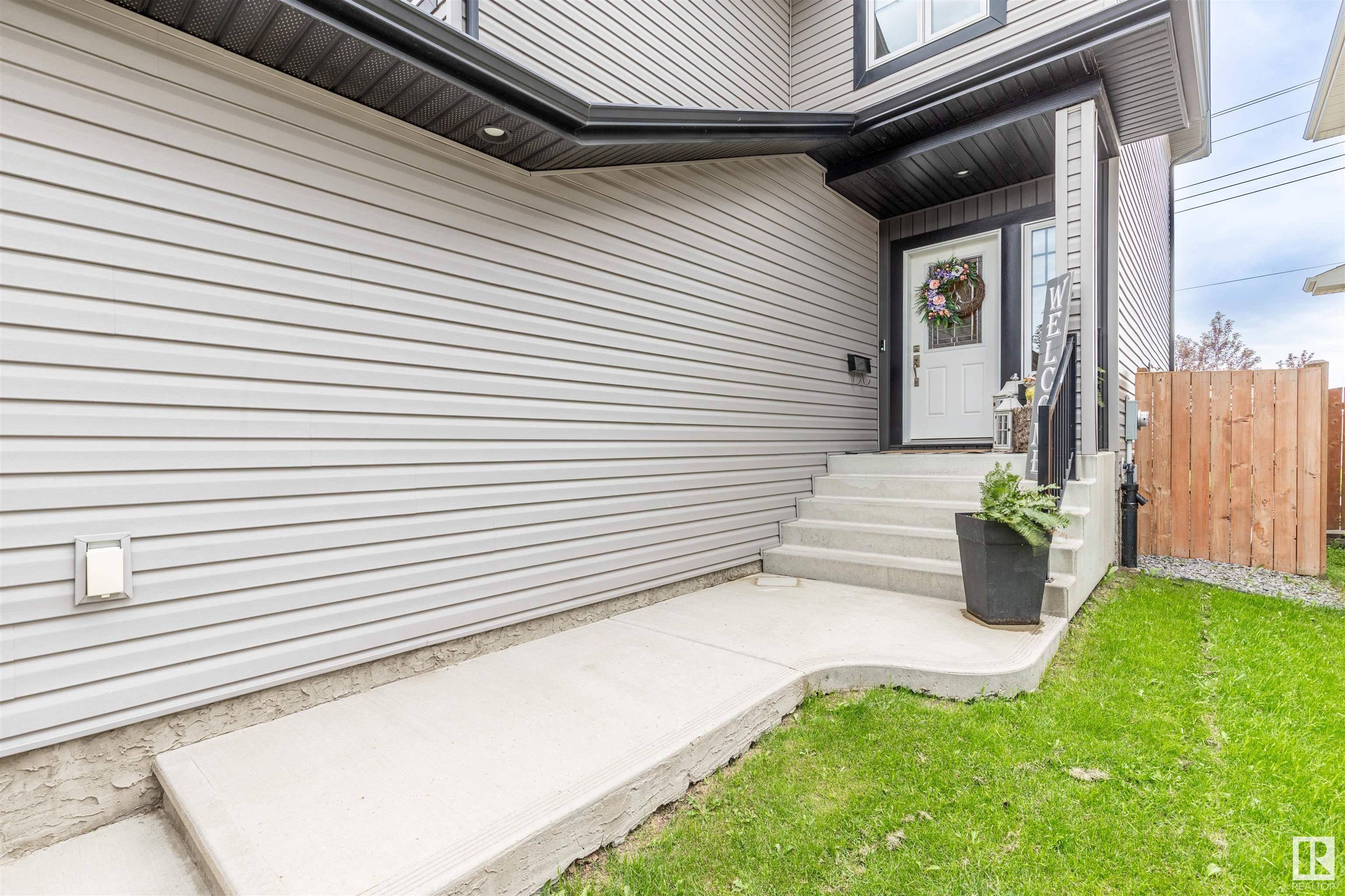 Leduc, AB T9E 1C2,13 Sandalwood PL
