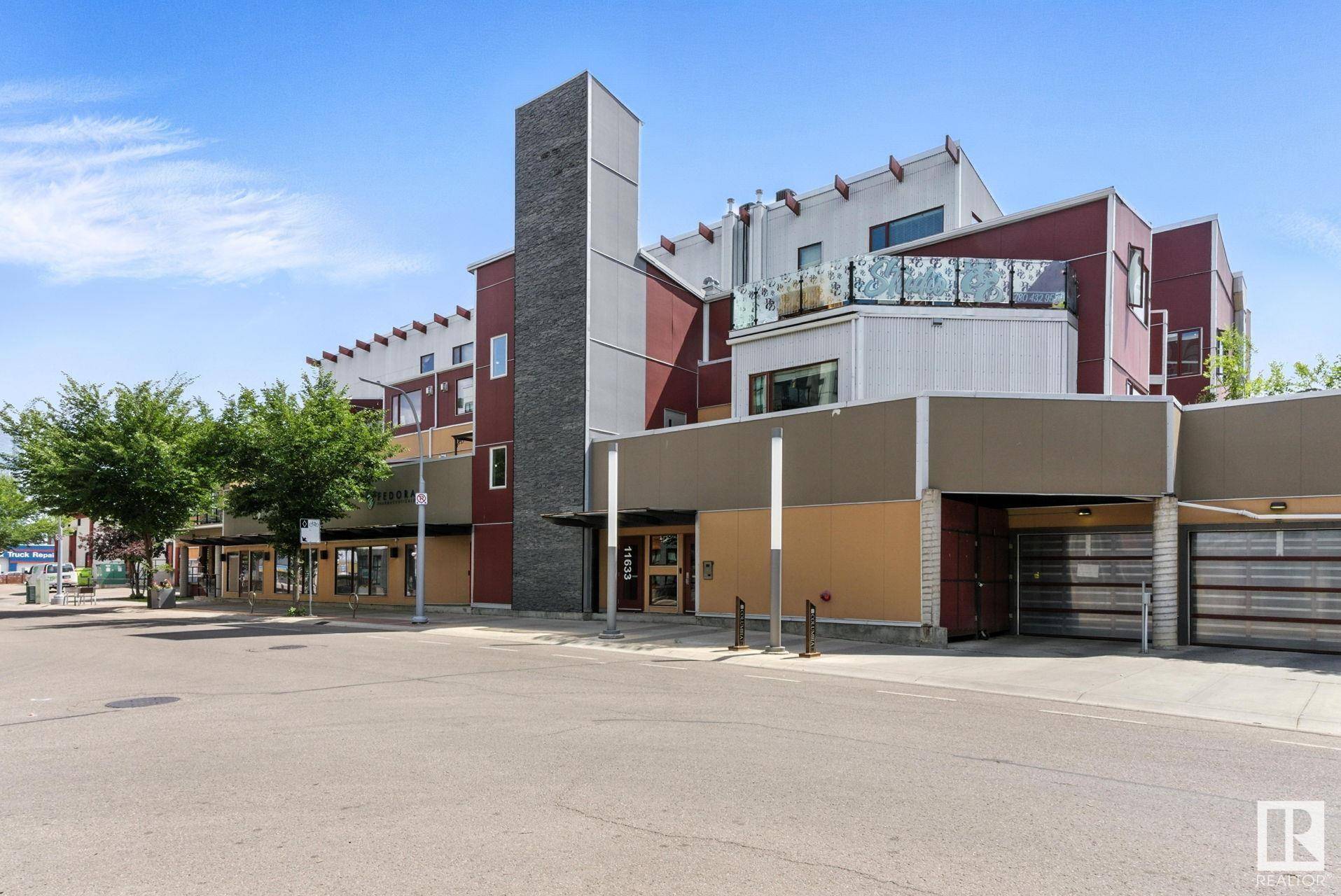 Edmonton, AB T5H 0L9,#204 11633 105 AV NW