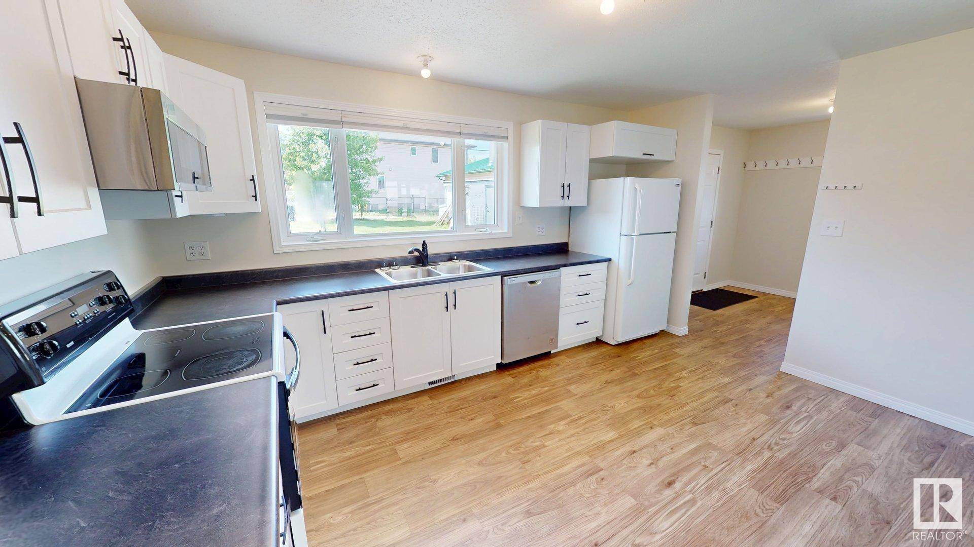Drayton Valley, AB T7A 1H8,4816 47 ST