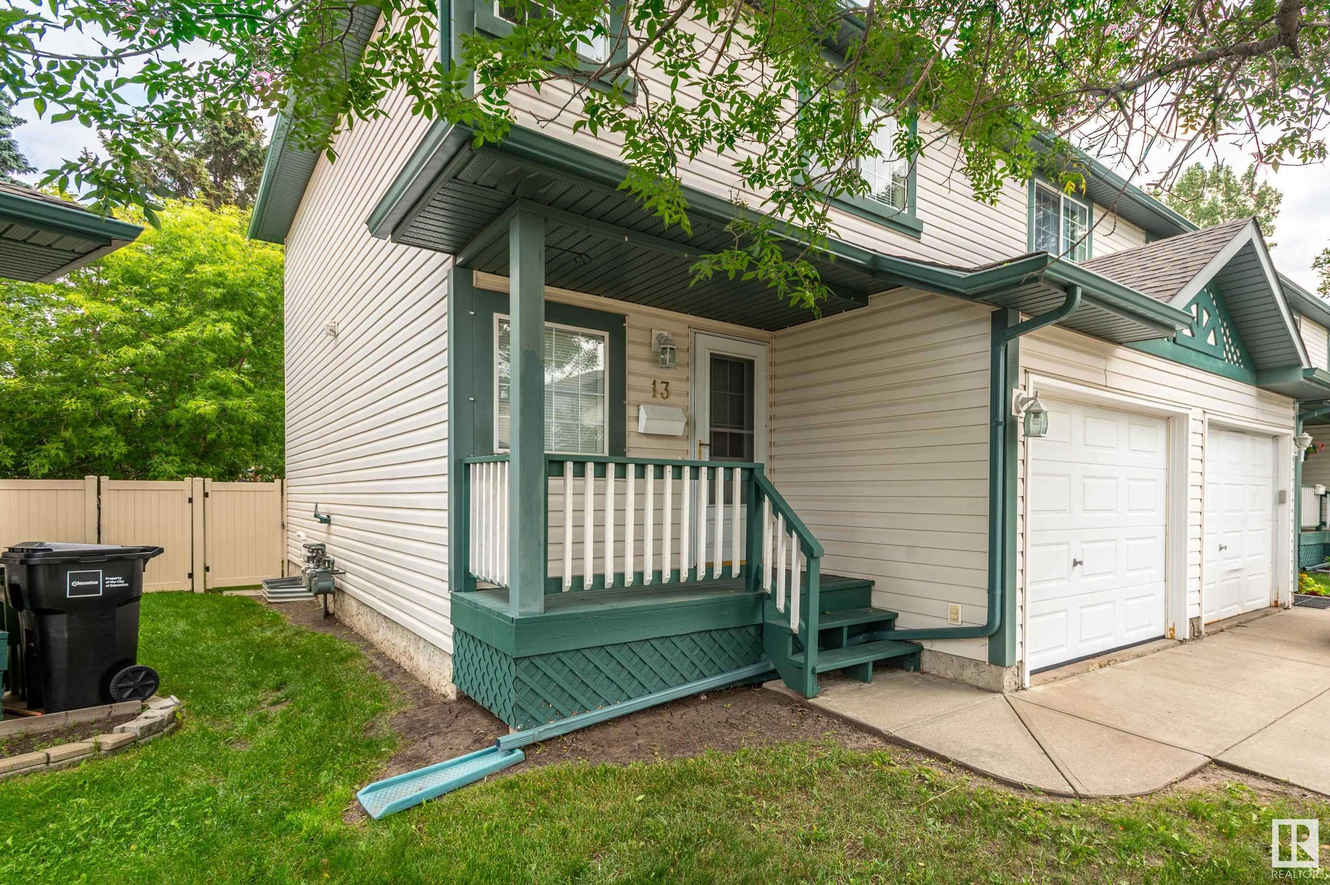 Edmonton, AB T5X 5Z3,#13 15215 126 ST NW
