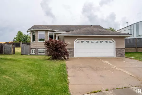 710 Robin CL, Cold Lake, AB T9M 0B7