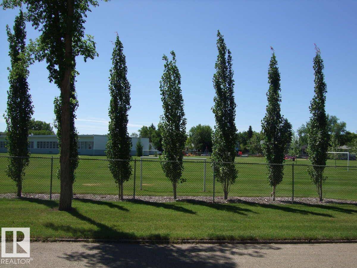 Edmonton, AB T5M 1N8,11619 137 ST NW