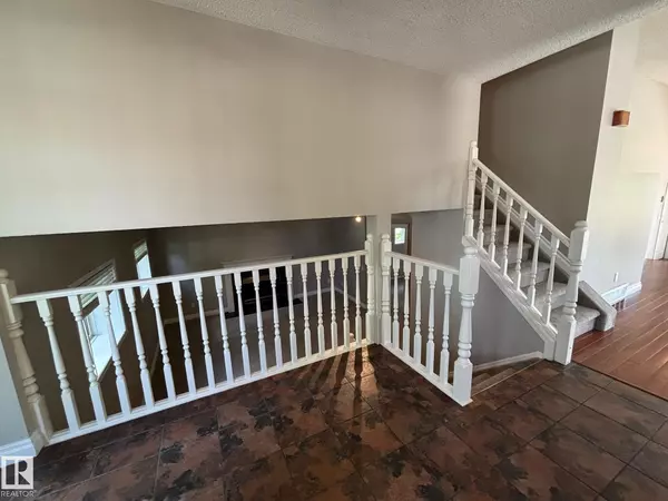 Spruce Grove, AB T7X 3W6,226 Lakeland DR