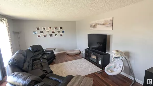 Vegreville, AB T9C 1E4,5721 44a ST